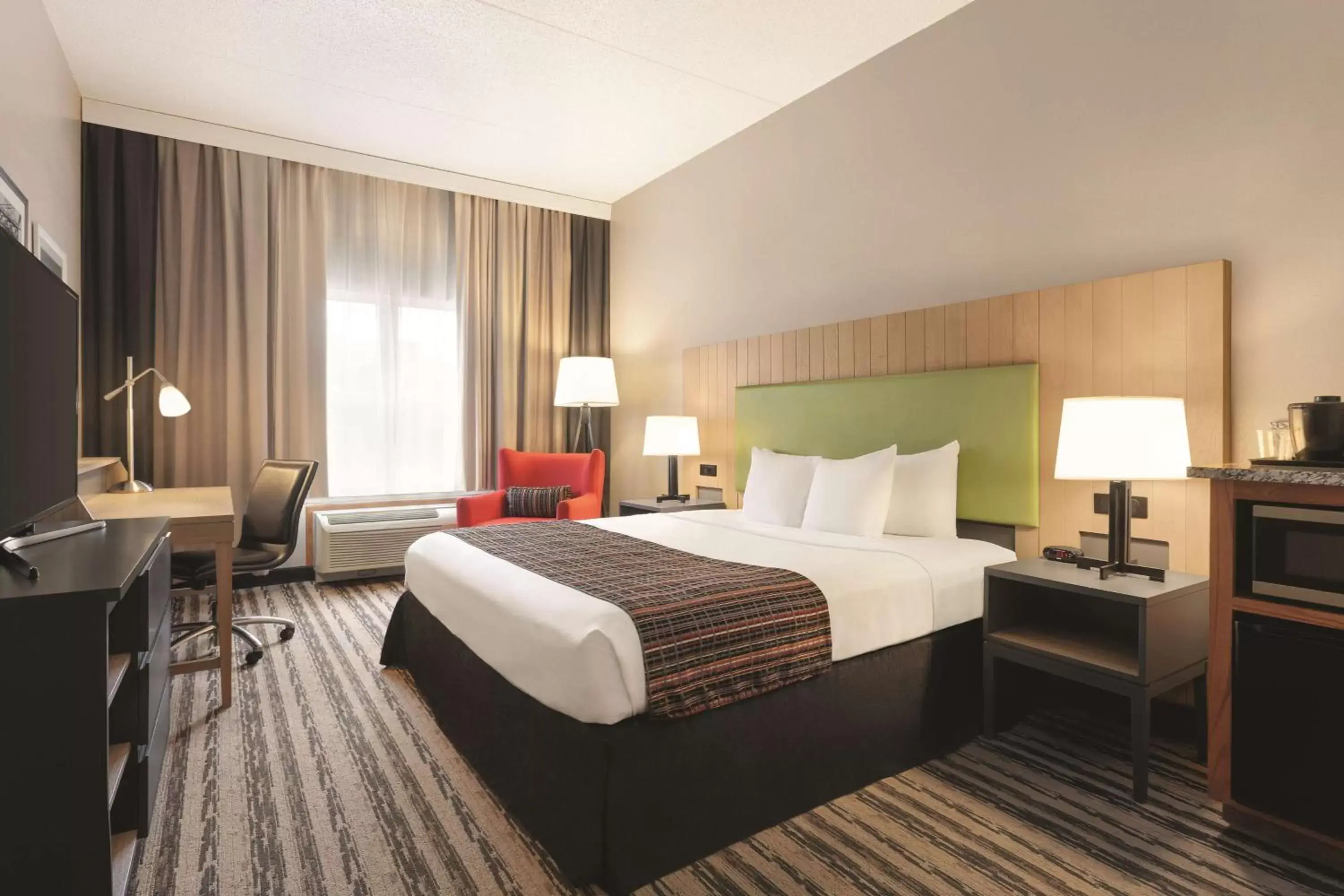 Photo of the whole room, Bed in Country Inn & Suites by Radisson, Nashville Airport East, TN