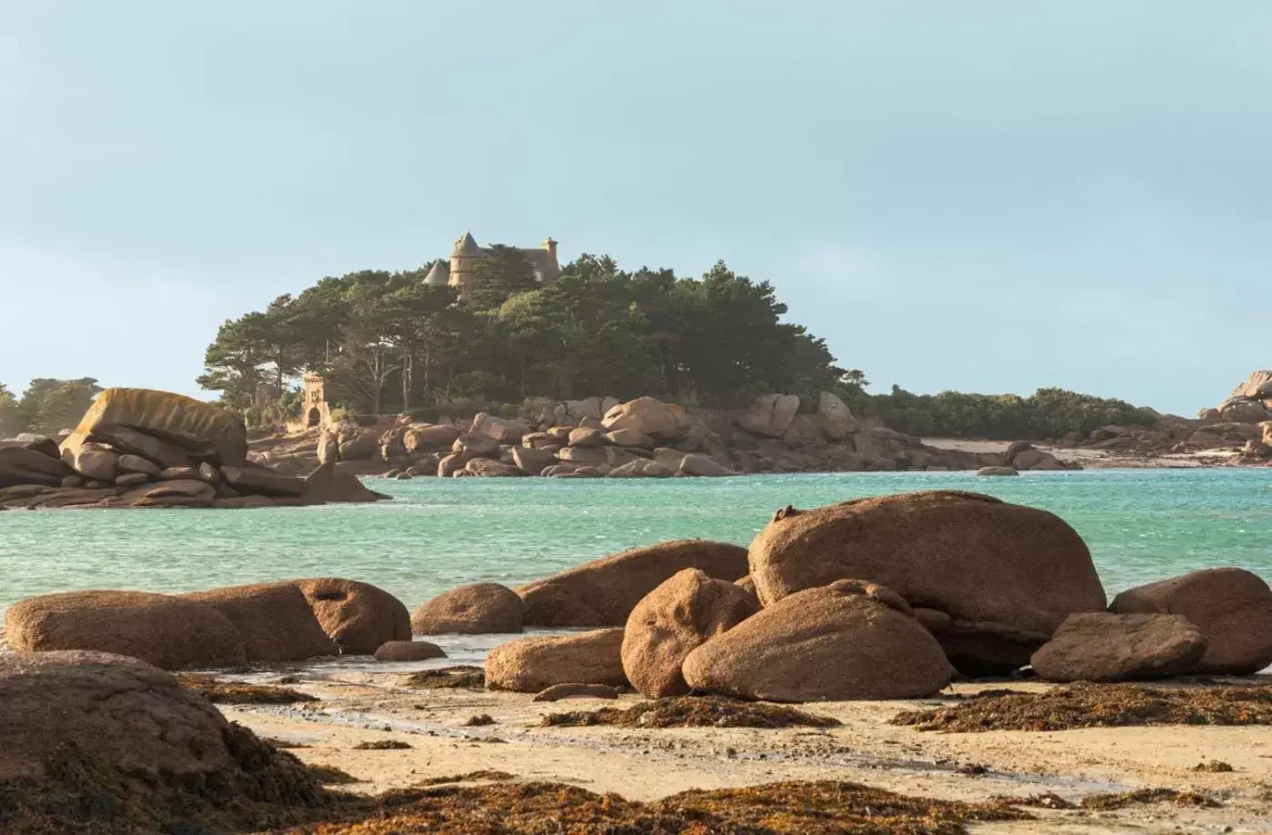 Beach in Castel Beau Site