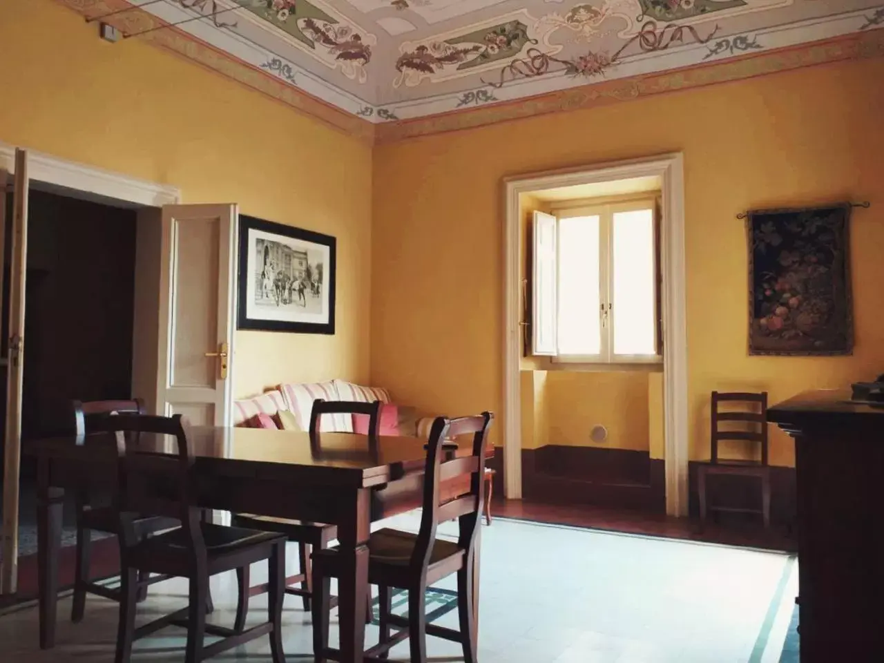 Dining area in Palazzo Gambuzza