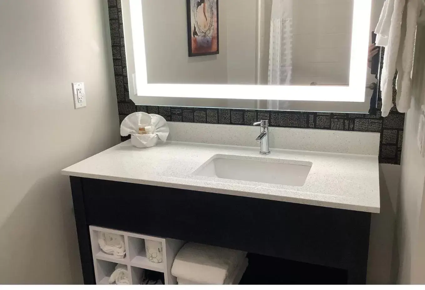 Bathroom in La Quinta Inn & Suites by Wyndham Corpus Christi Southeast