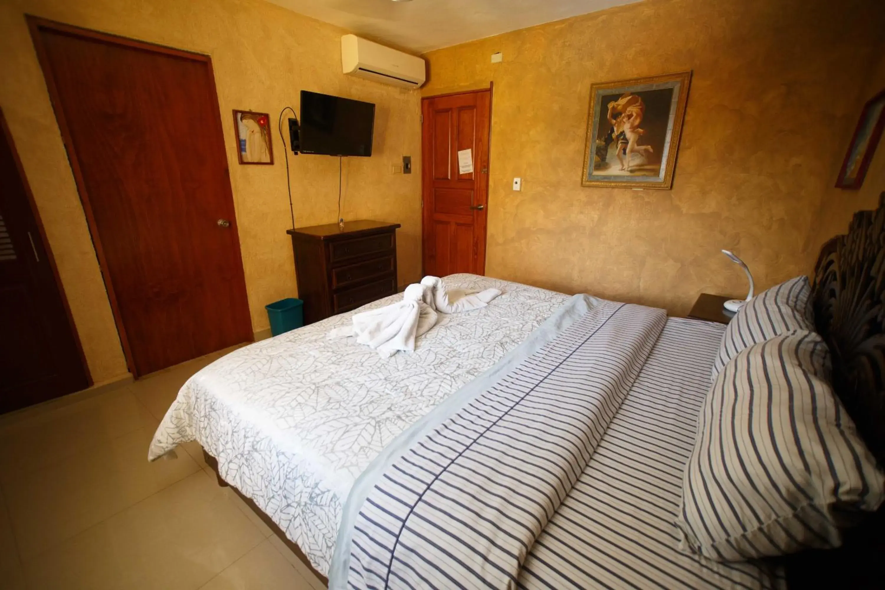 Bedroom, Bed in Hotel La Casona Real