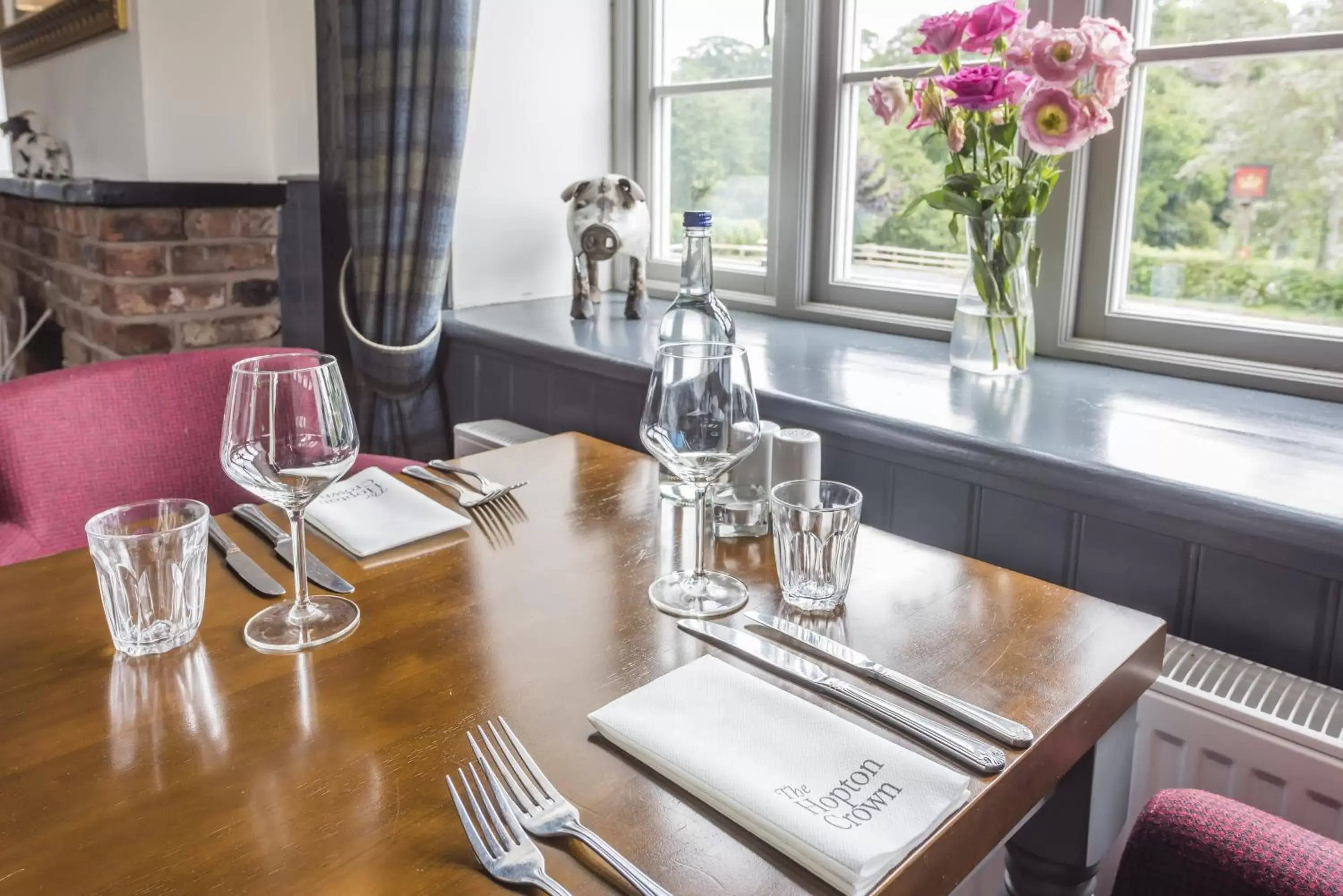 Restaurant/Places to Eat in The Hopton Crown