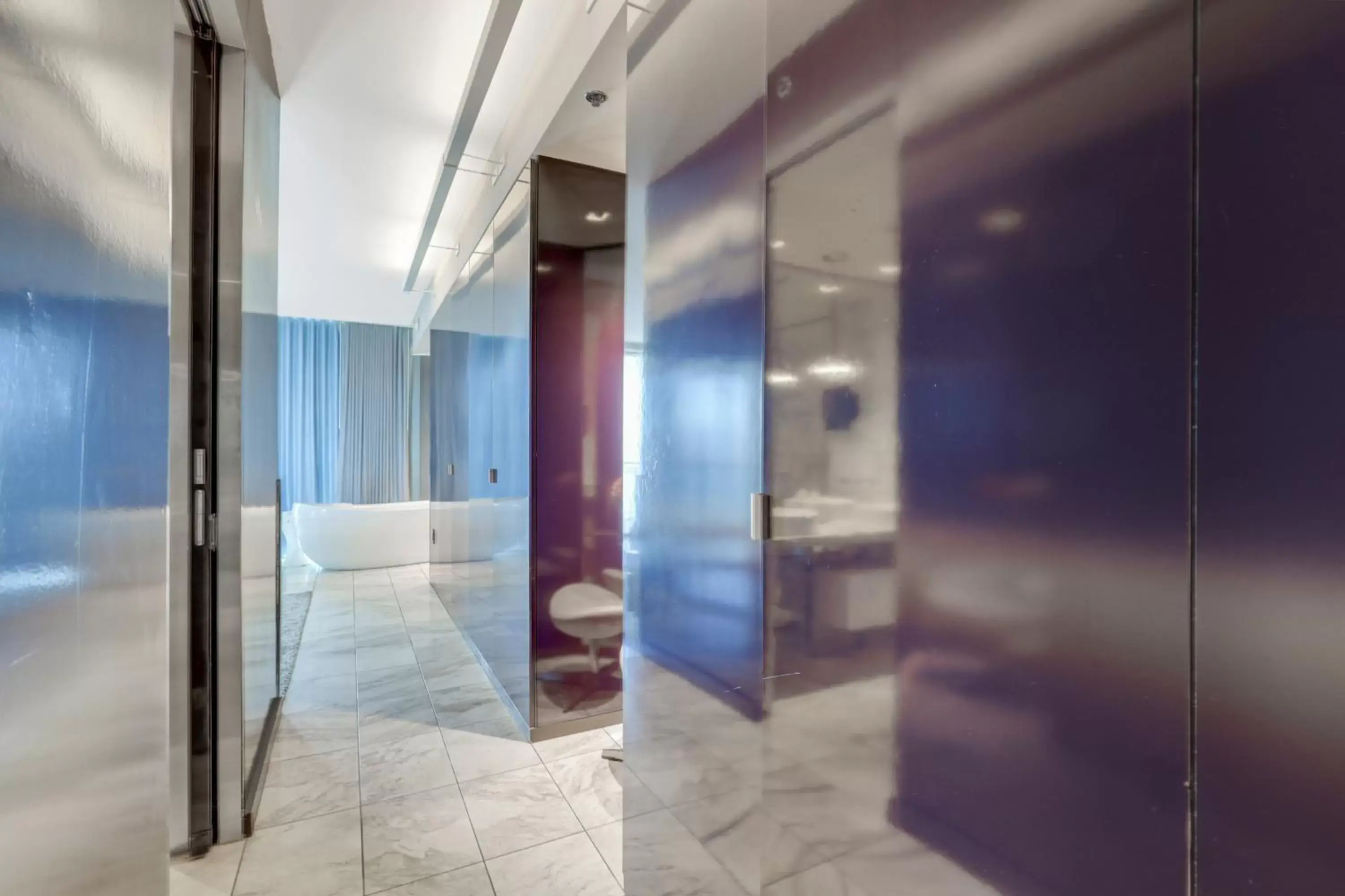 Bathroom, Swimming Pool in Vegas Palms HIGH 52nd fl. 1BDR corner penthouse 1220sqft