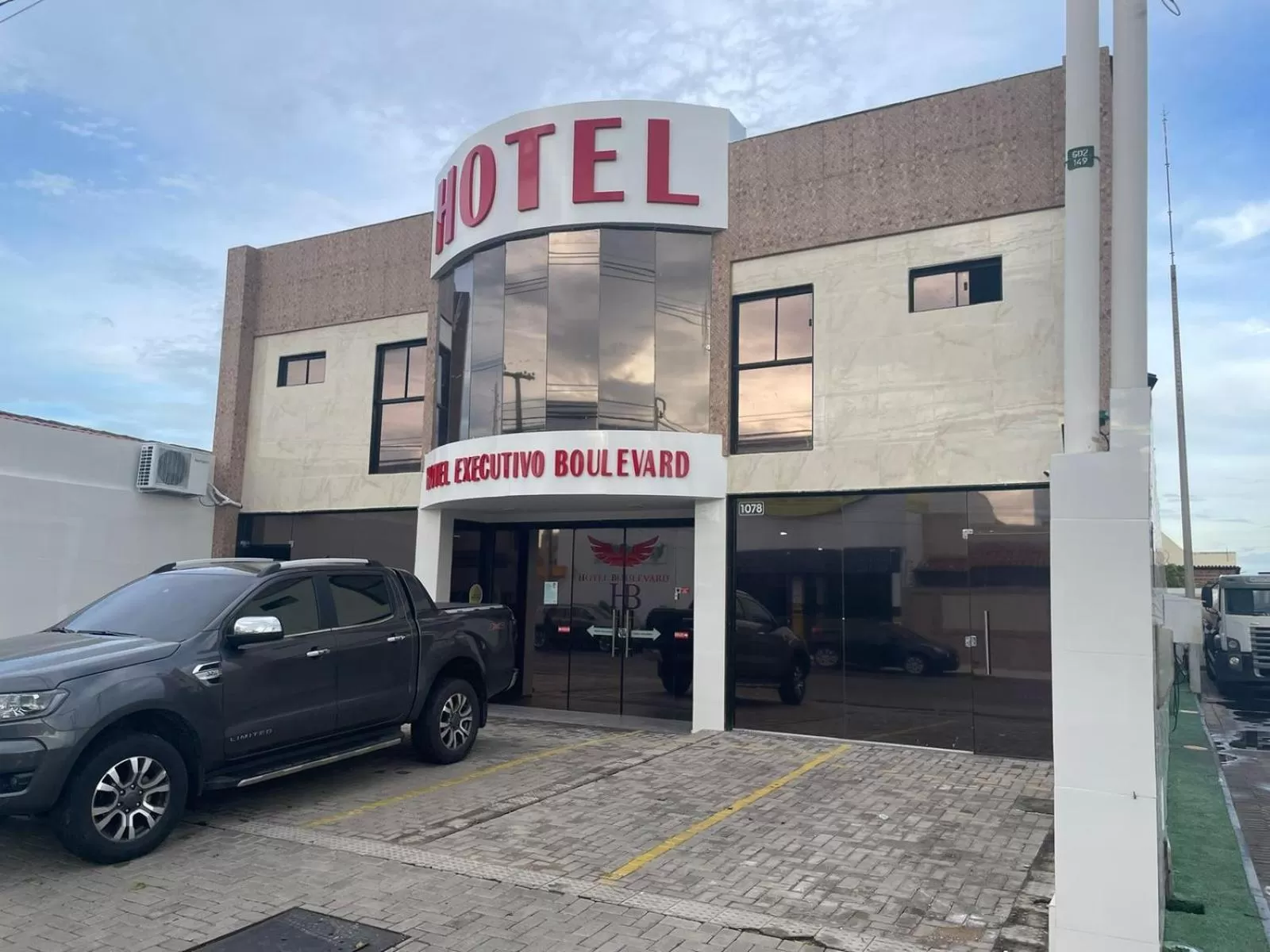 Hotel Executivo Boulevard