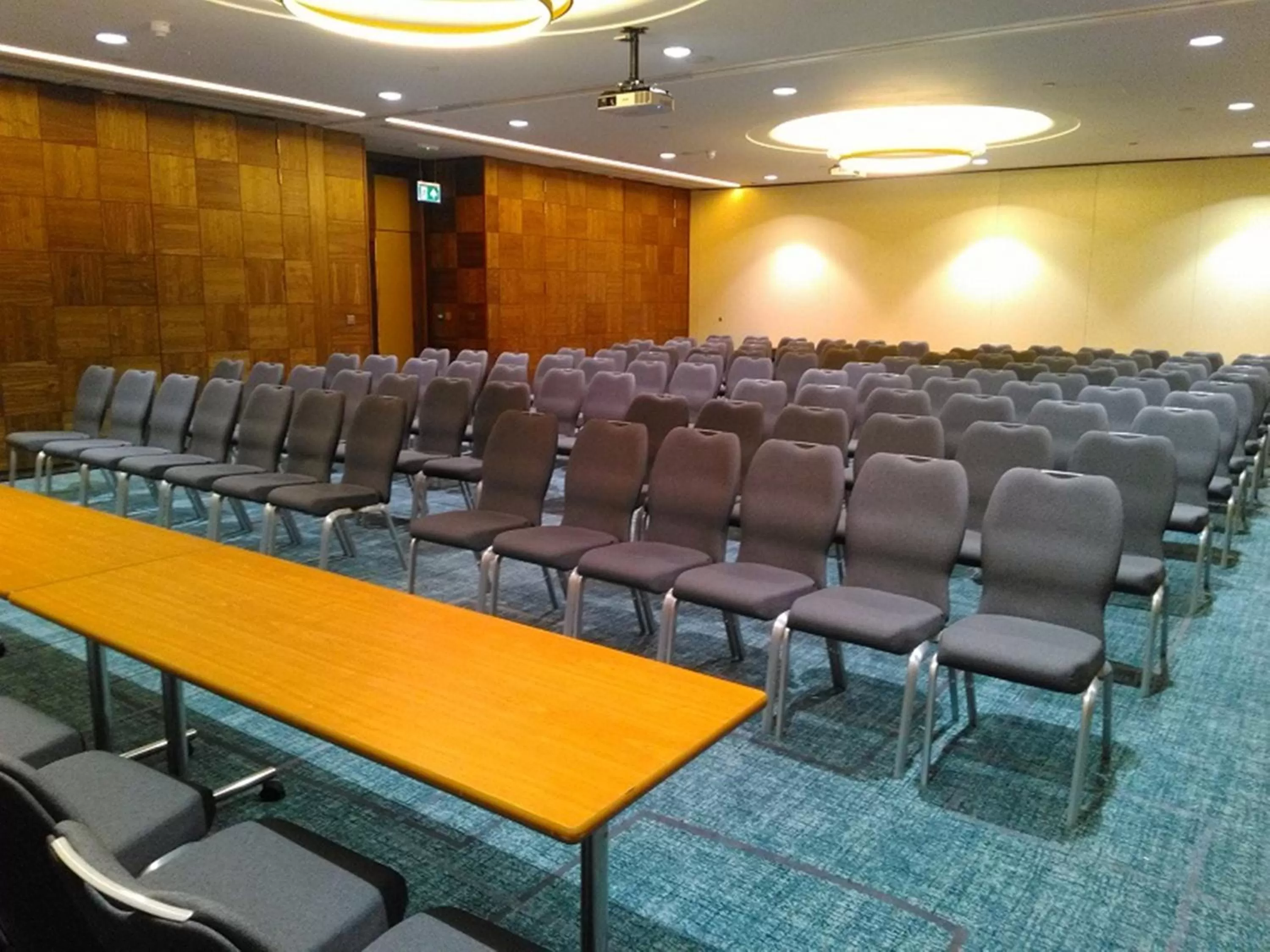 Meeting/conference room in Crowne Plaza London Kings Cross by IHG