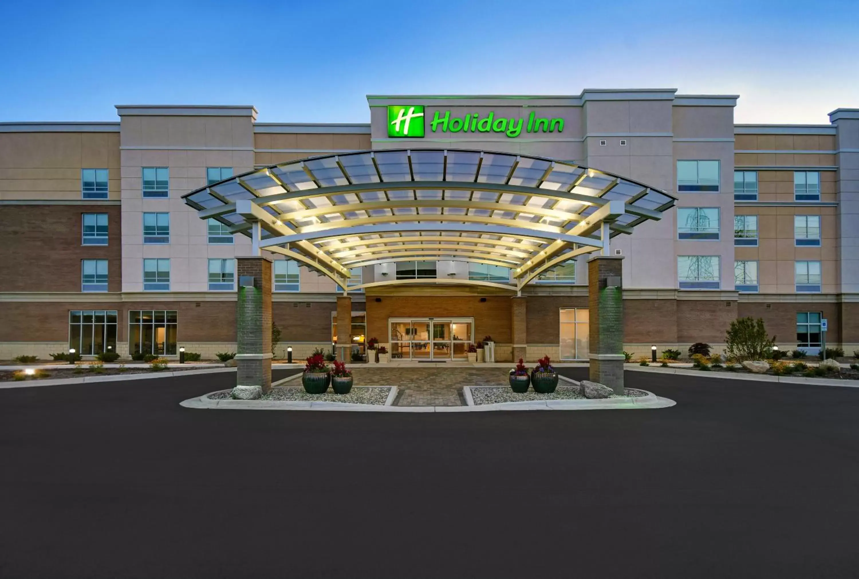 Property Building in Holiday Inn Grand Rapids North - Walker, an IHG Hotel
