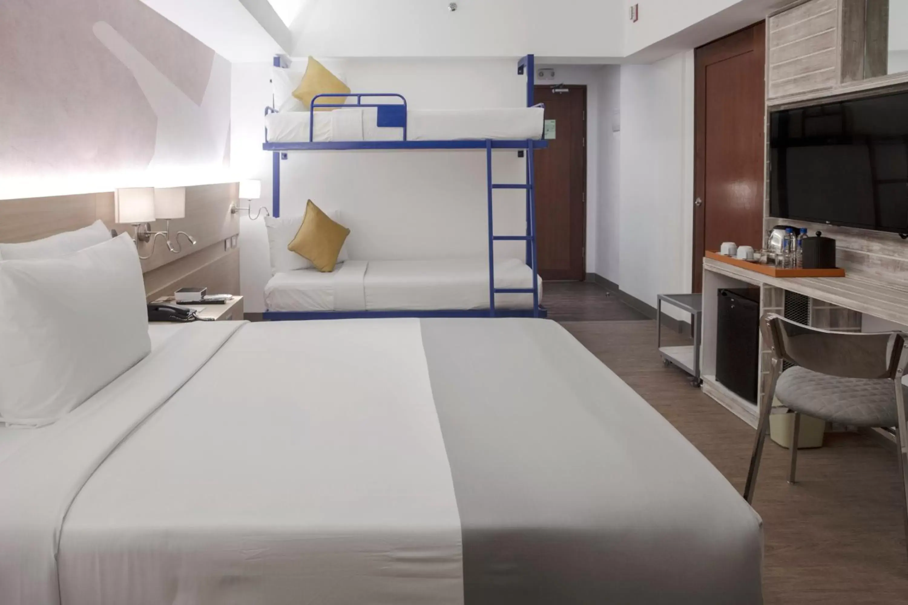 Bedroom, Bed in TRYP by Wyndham Mall of Asia Manila