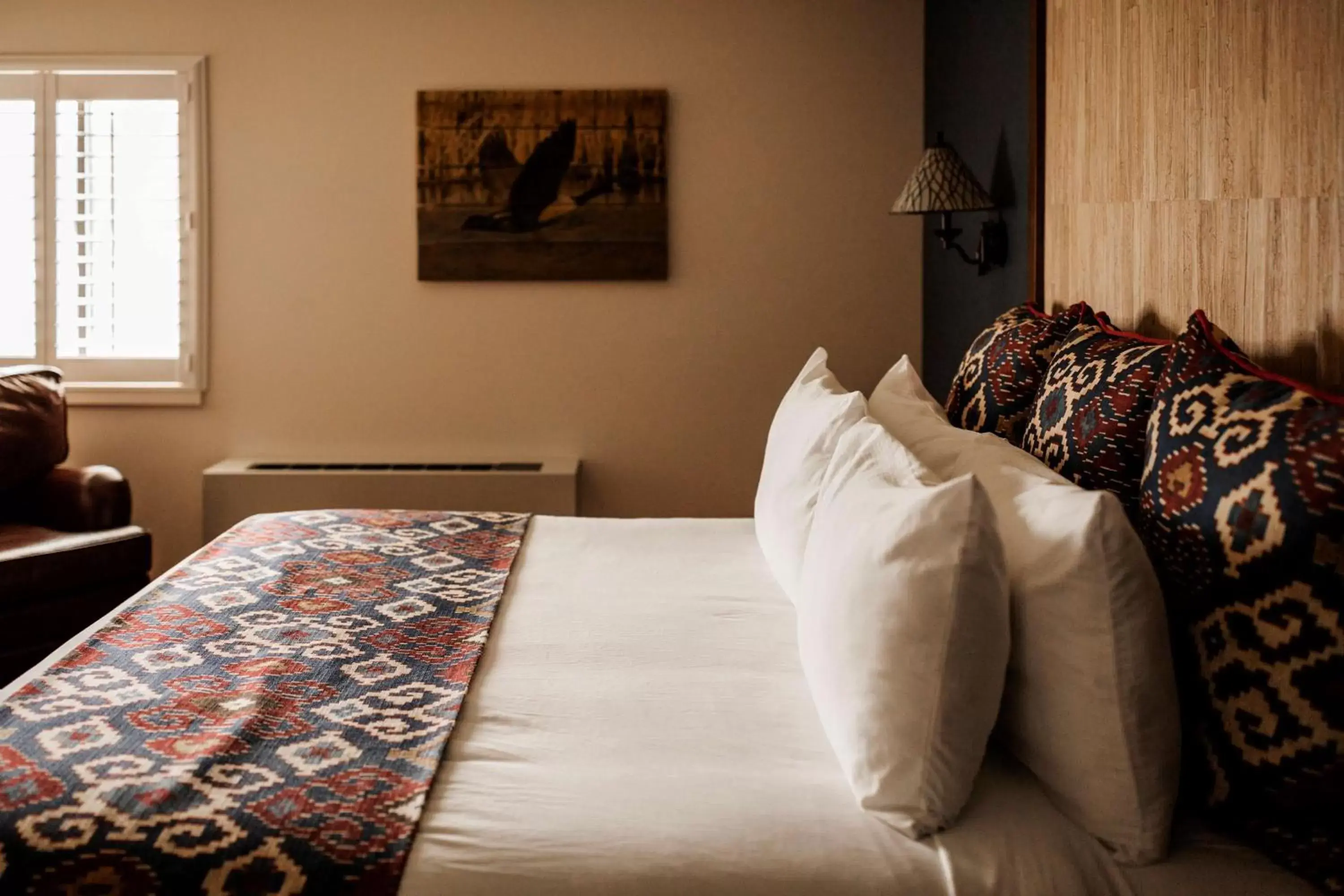 Bed in Tailwater Lodge Altmar, Tapestry Collection By Hilton