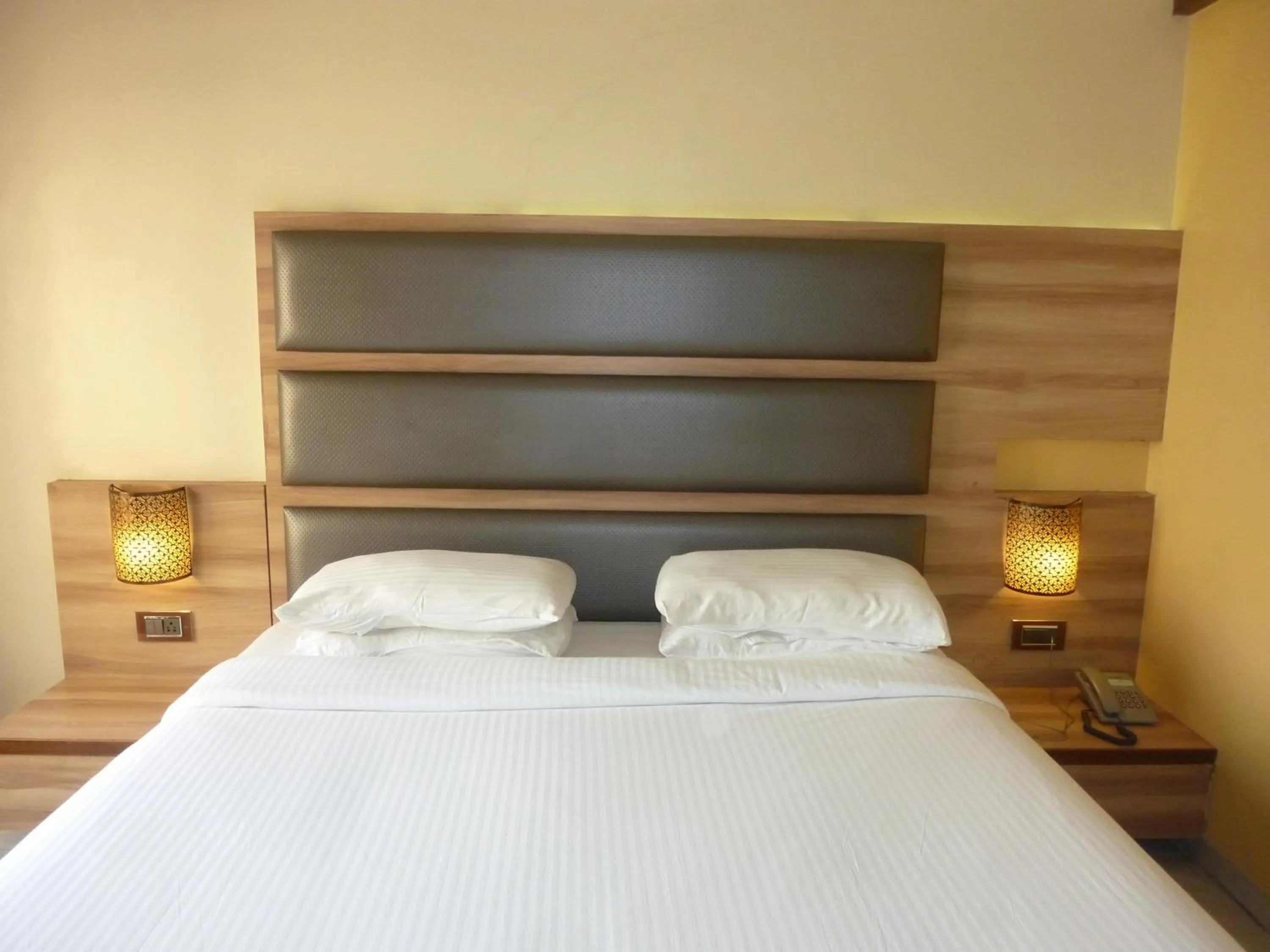 Photo of the whole room in Hotel New Bengal