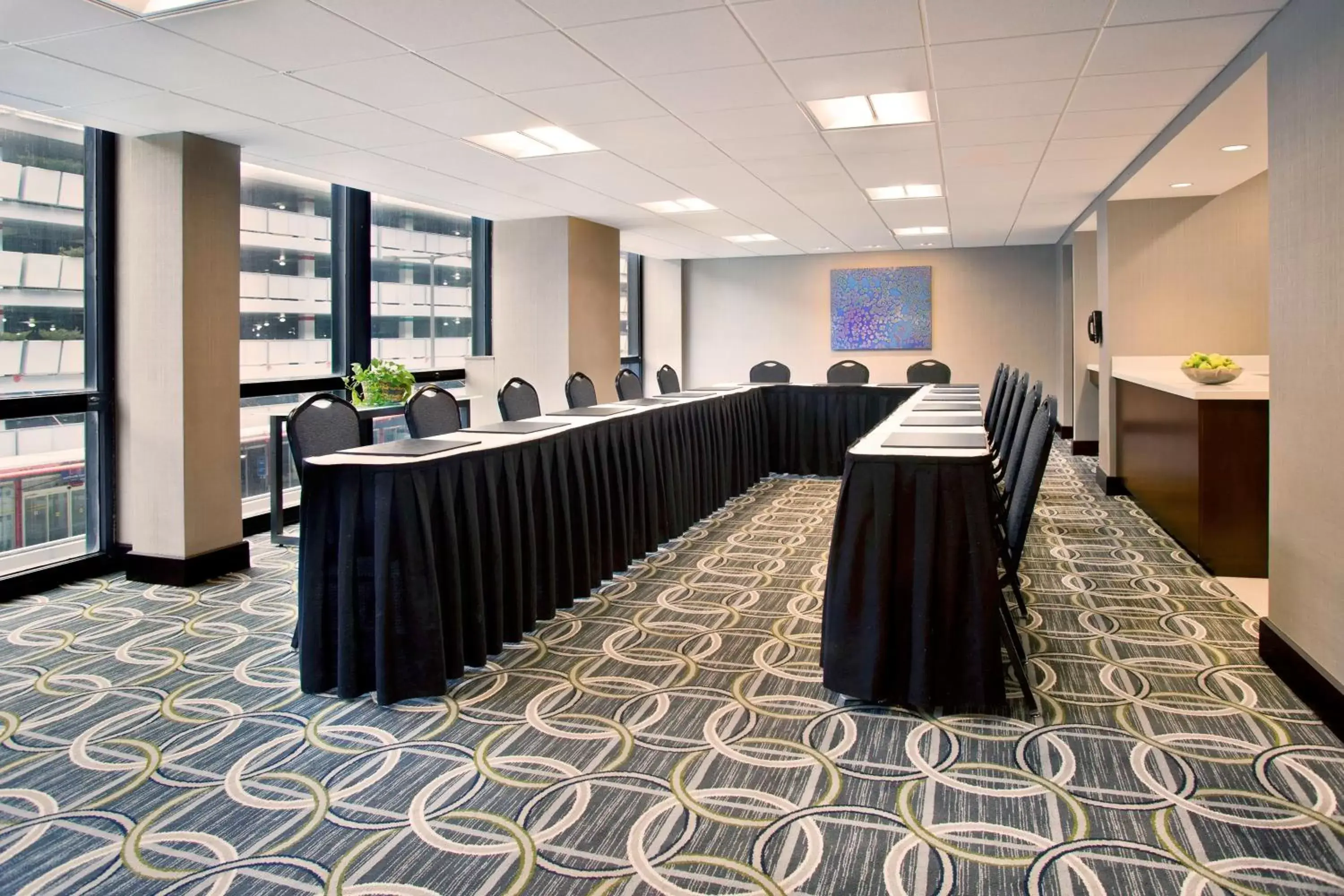 Meeting/conference room in Hilton Chicago O'Hare Airport