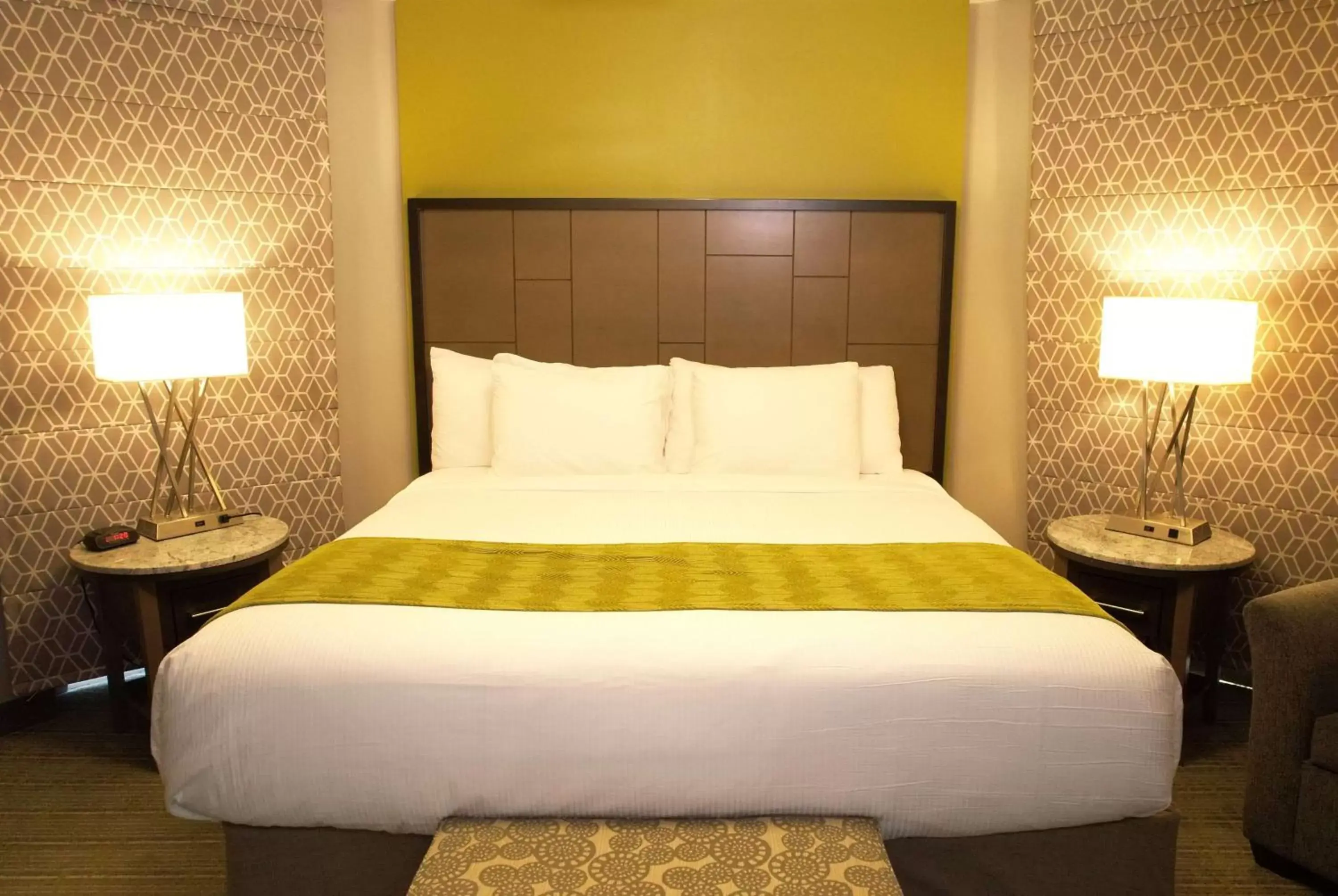 Photo of the whole room, Bed in Fitz Tunica Casino & Hotel, Trademark Collection by Wyndham