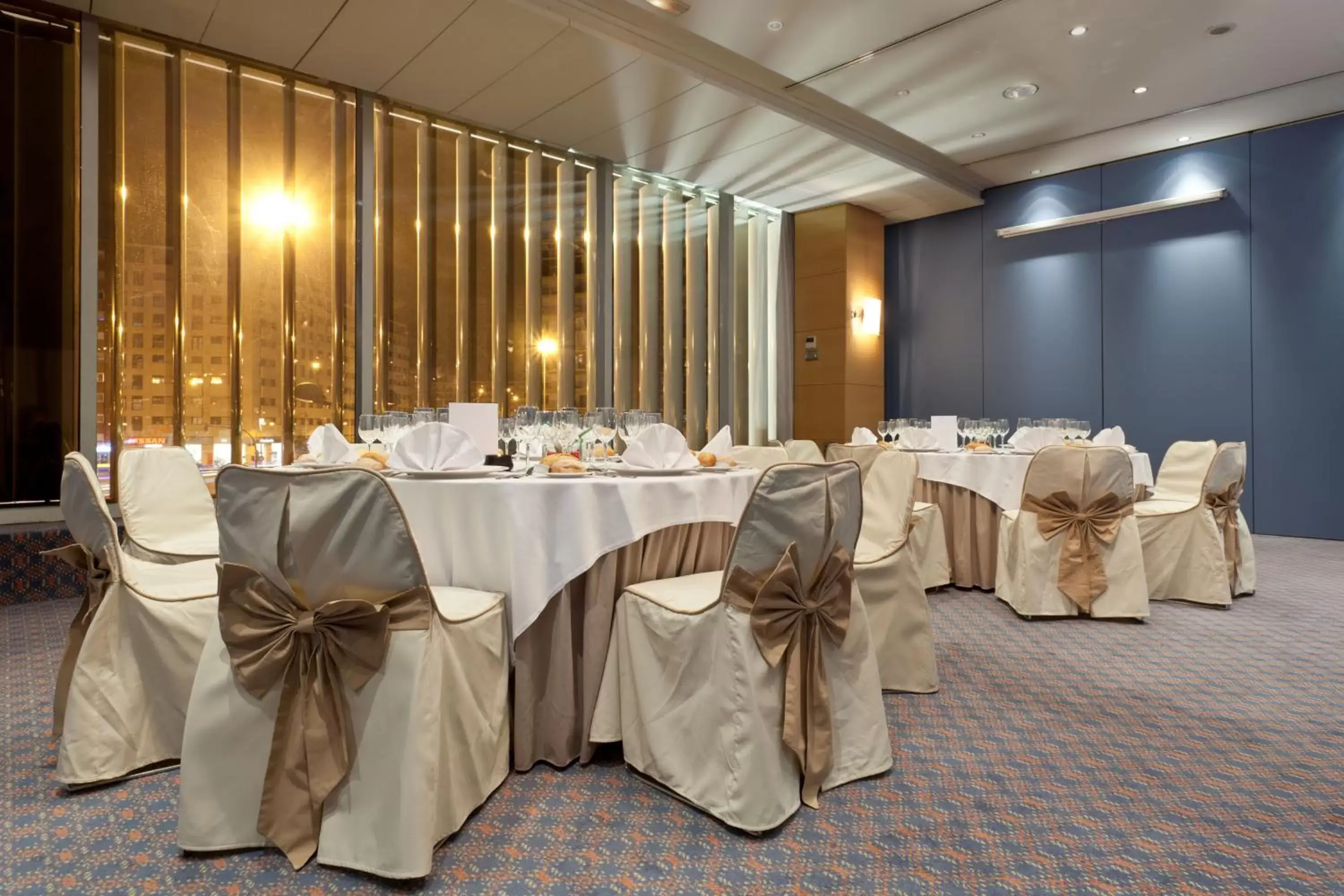 Restaurant/places to eat, Banquet Facilities in Senator Parque Central Hotel