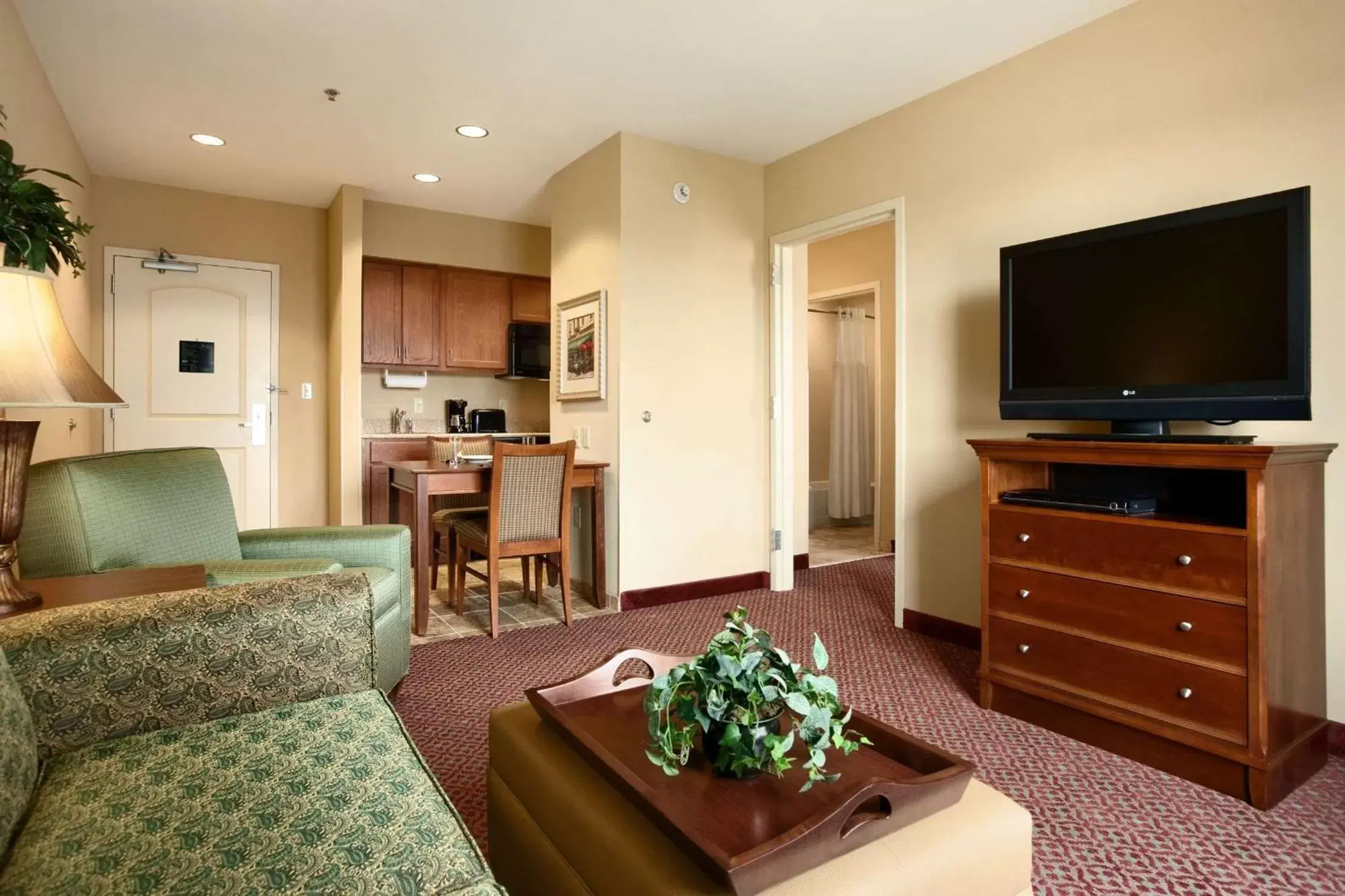 Living room, Seating Area in Homewood Suites by Hilton Decatur-Forsyth