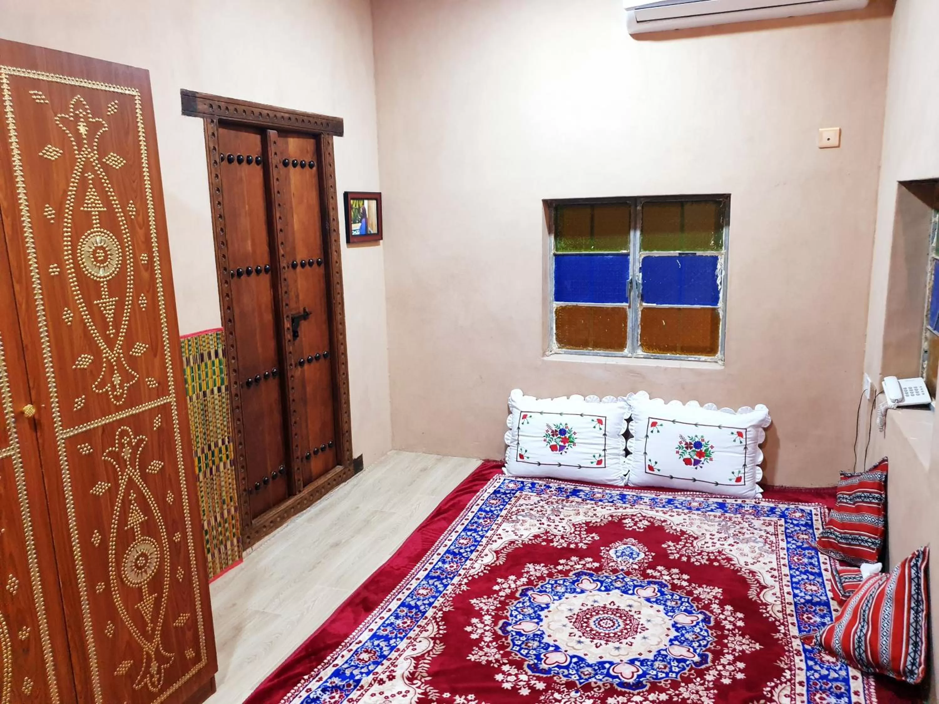 One-Bedroom Suite in Bustan inn by Alley Escape