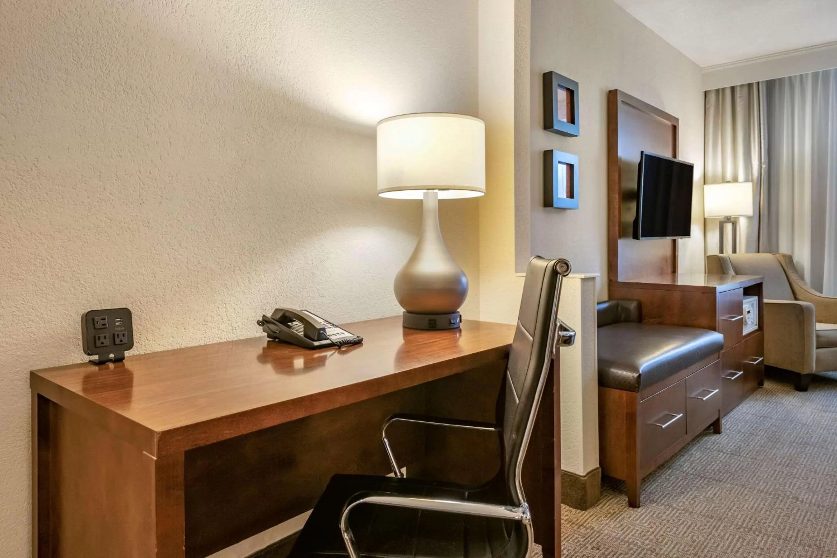 Photo of the whole room in Comfort Suites Miami - Kendall