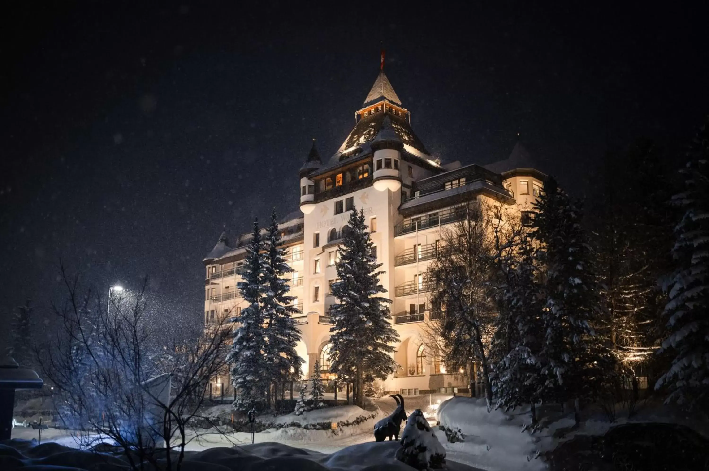 Property building, Winter in Hotel Walther - Relais & Châteaux