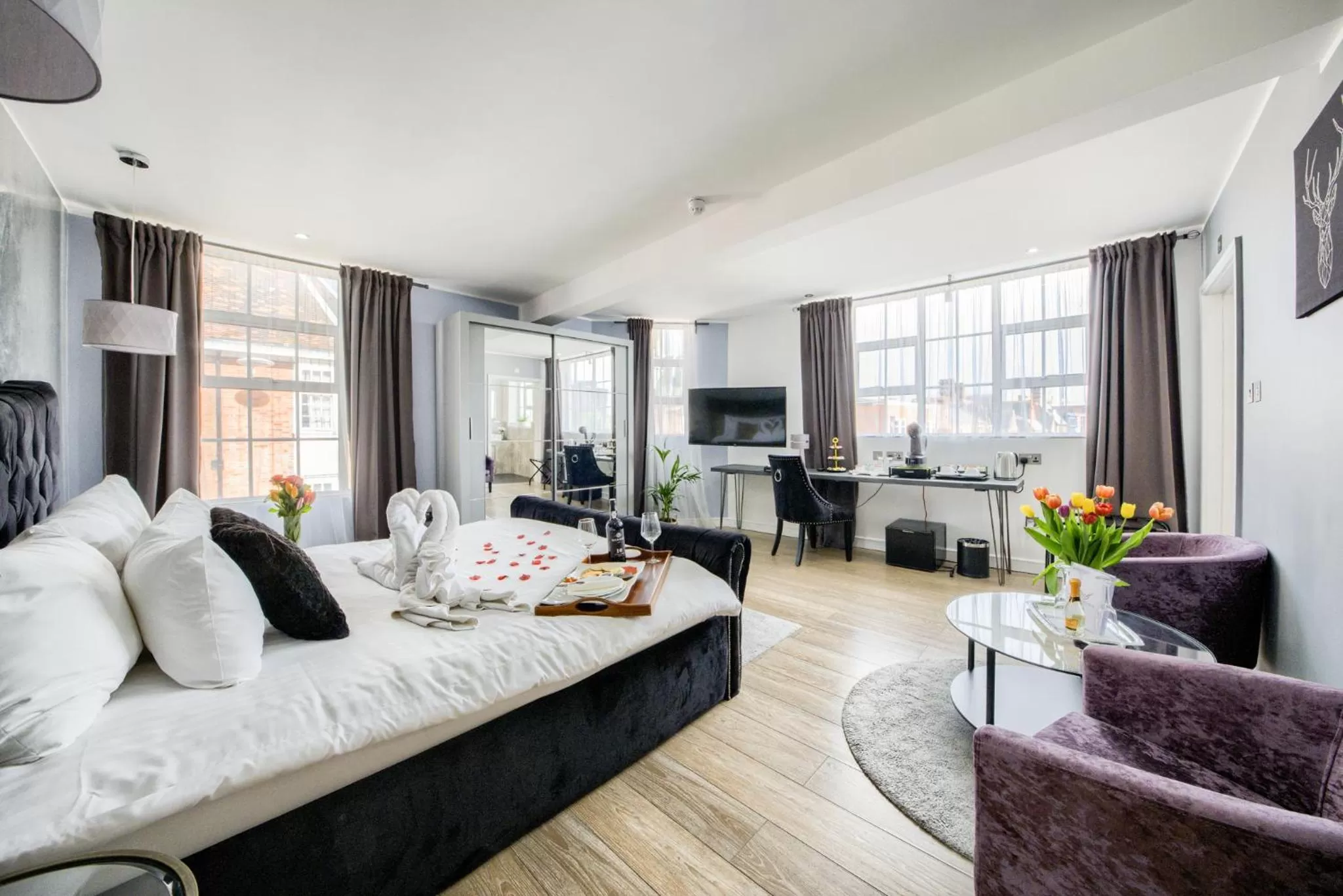 Living room in Villare Leicester City Centre hotel