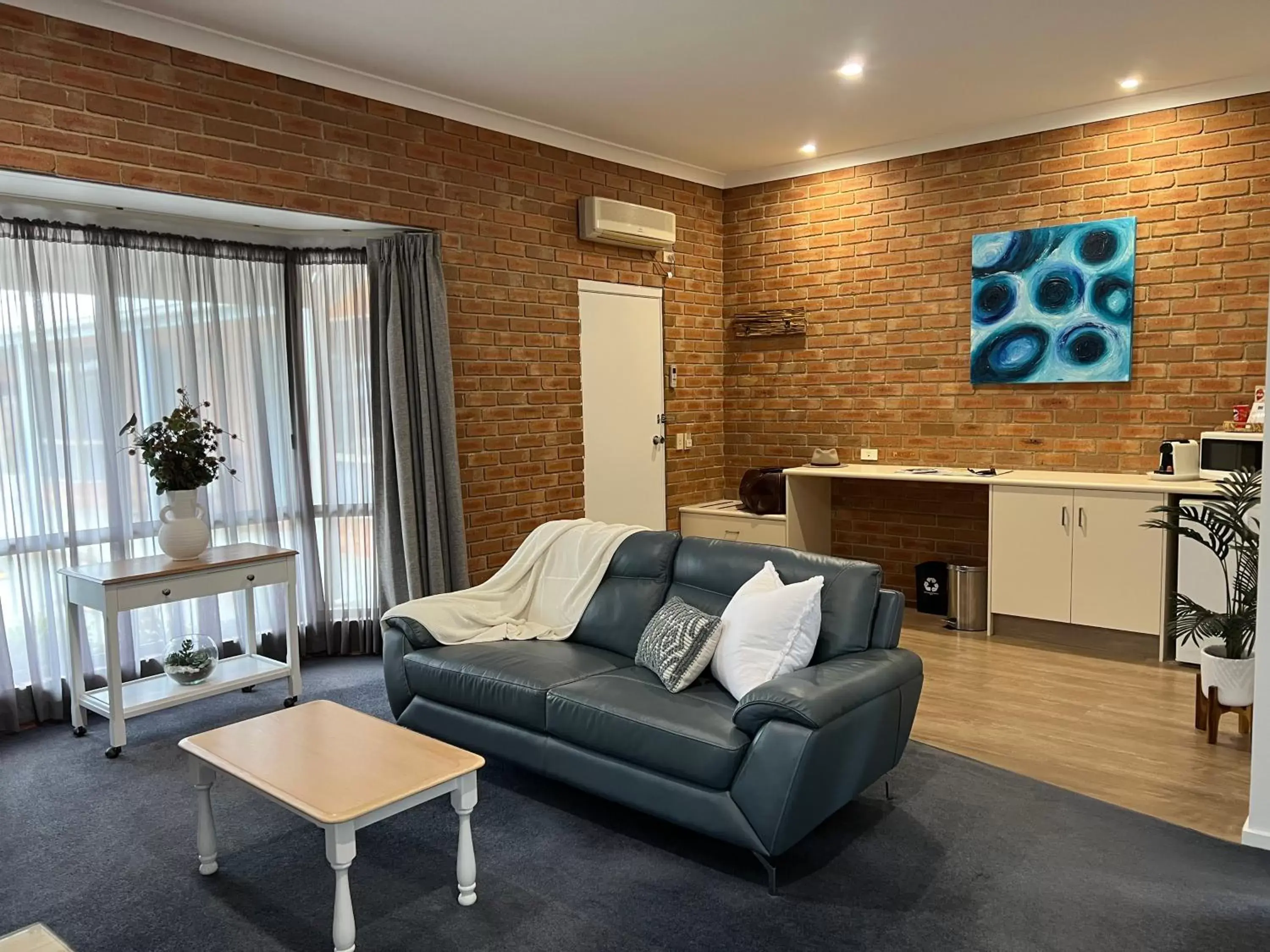 Seating Area in Coastal Waters Motor Inn