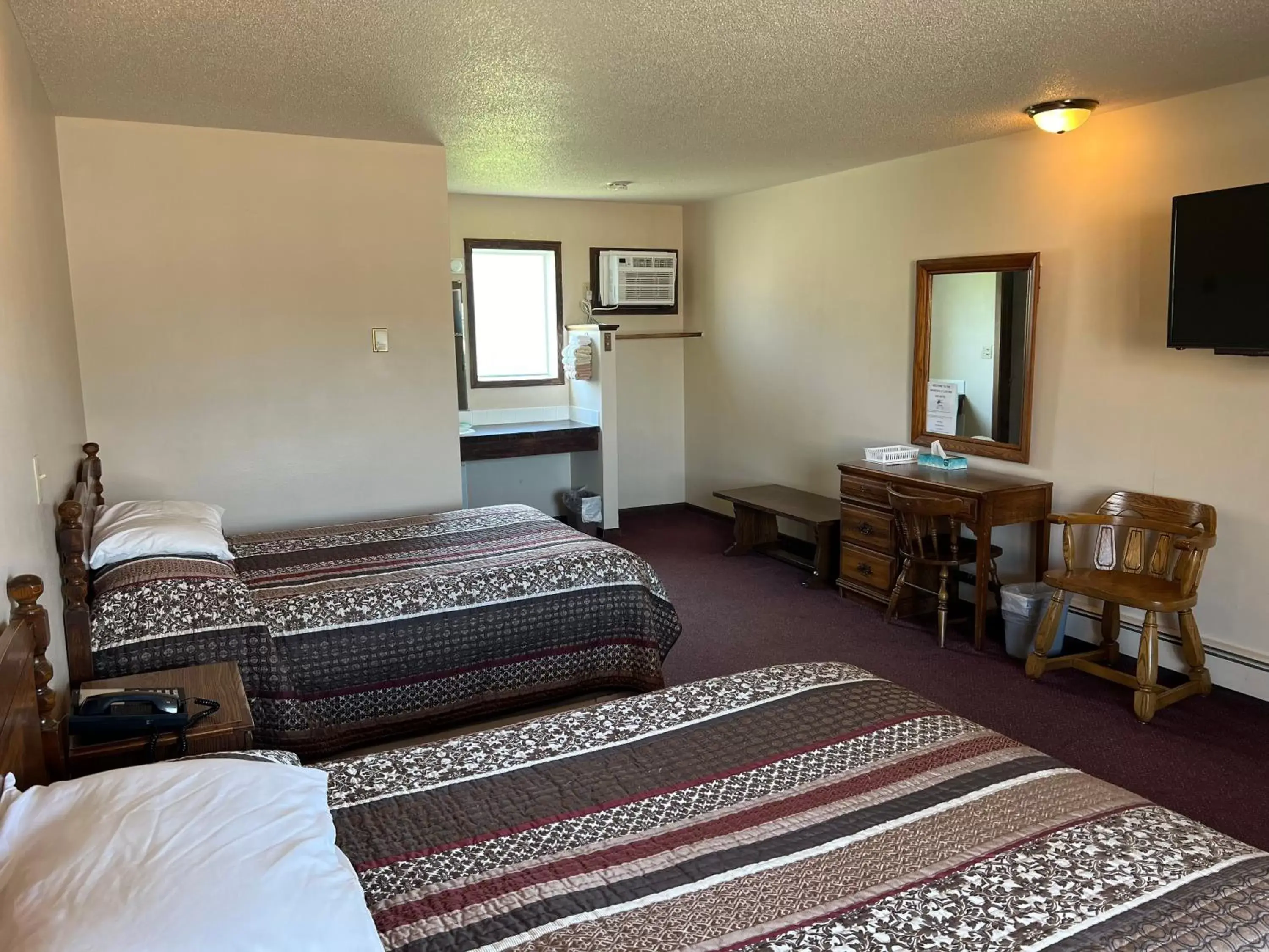 Standard Double Room in Barnesville Motel