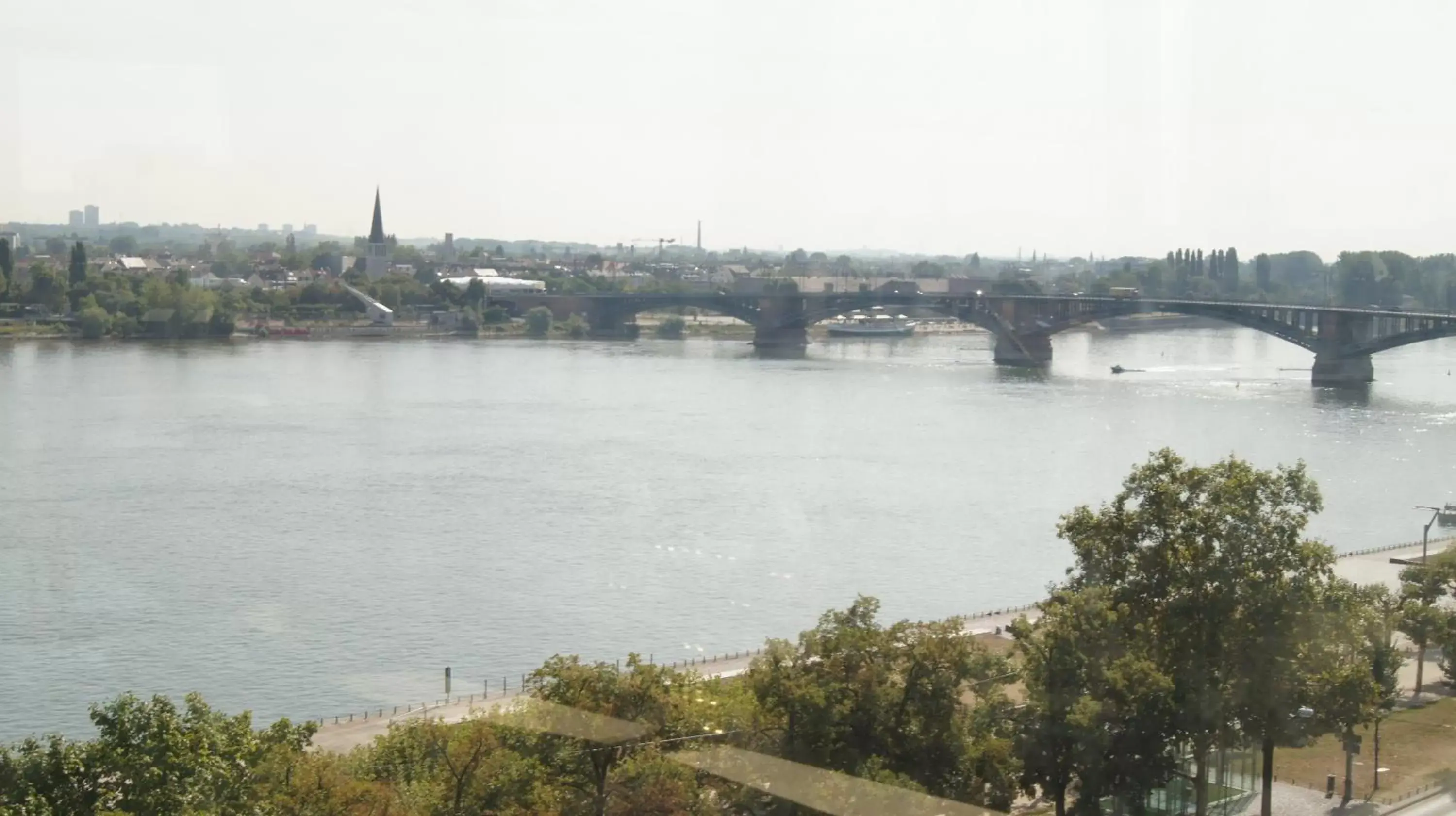 River view in Mainzer Hof