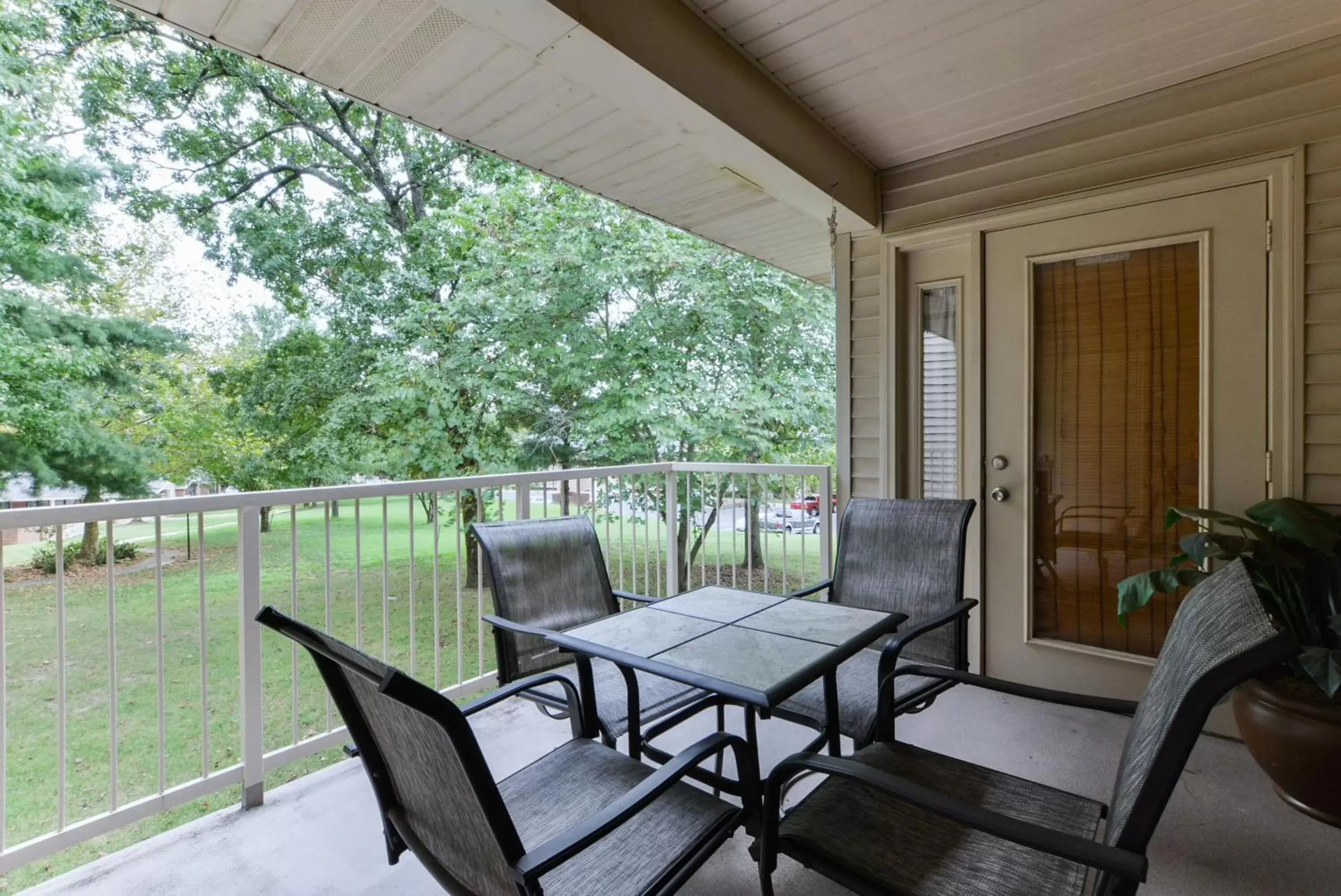 Balcony/Terrace in Luxury Condos at Thousand Hills - Branson -Beautifully Remodeled