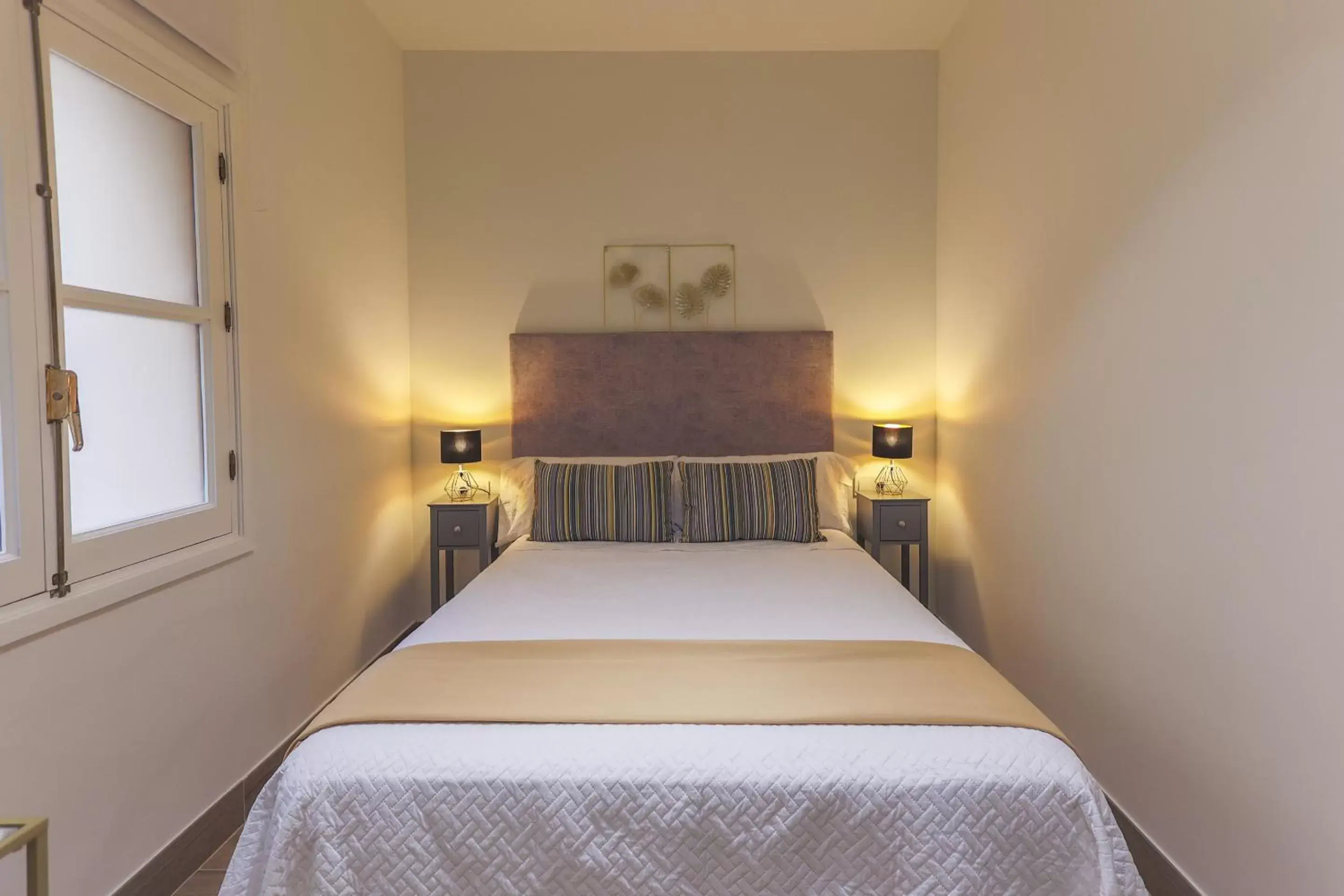 Double Room with Private Bathroom in Dorinda Rooms Double Room with Private Bathroom in Dorinda Rooms