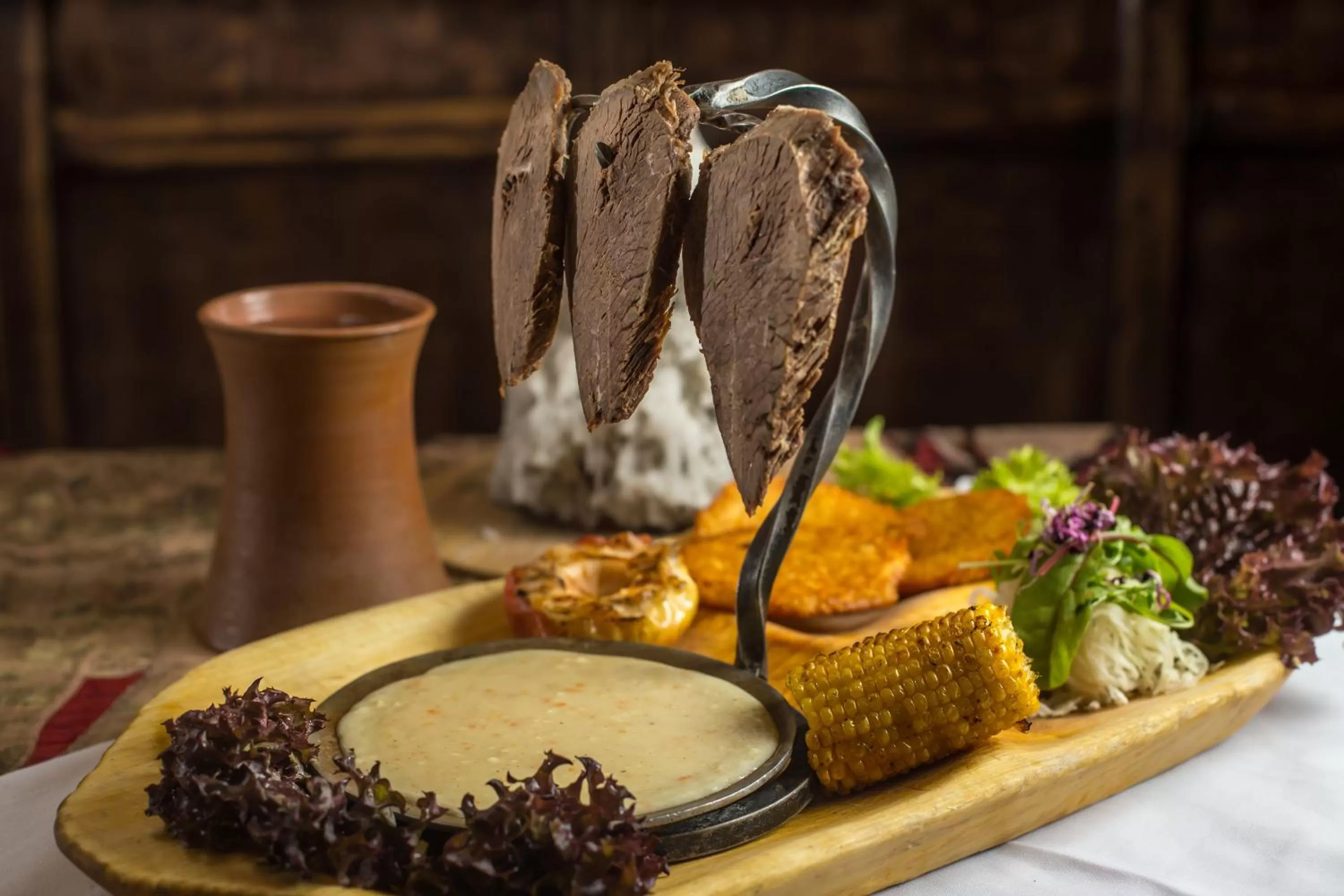 Restaurant/places to eat in Excalibur miniHotel