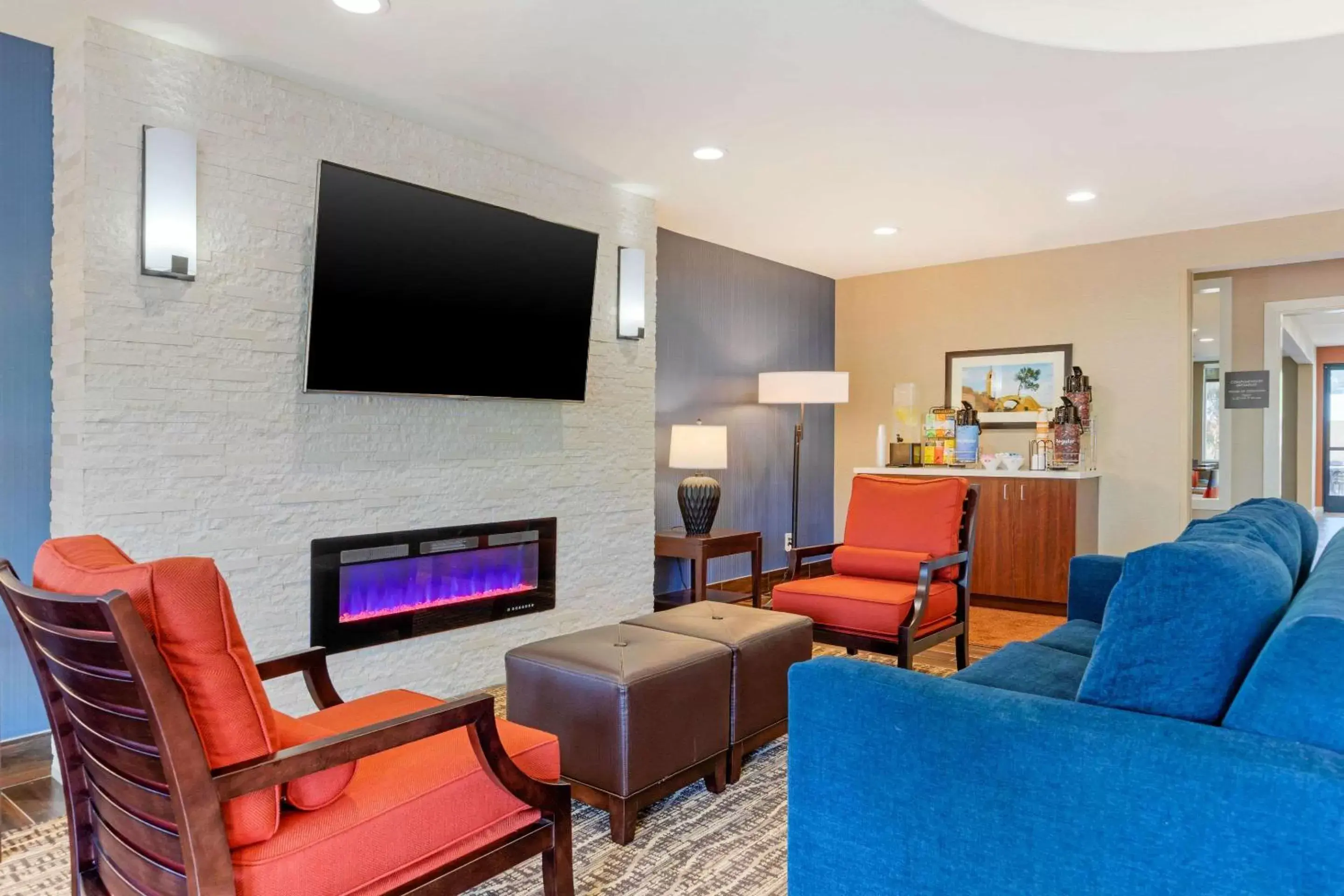 Lobby or reception, Seating Area in Comfort Inn & Suites Near Ontario Airport