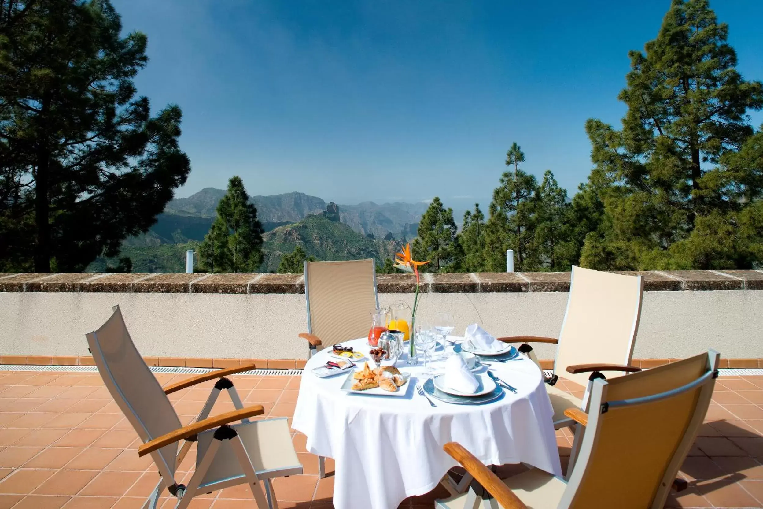 Balcony/Terrace, Restaurant/Places to Eat in Parador de Cruz de Tejeda