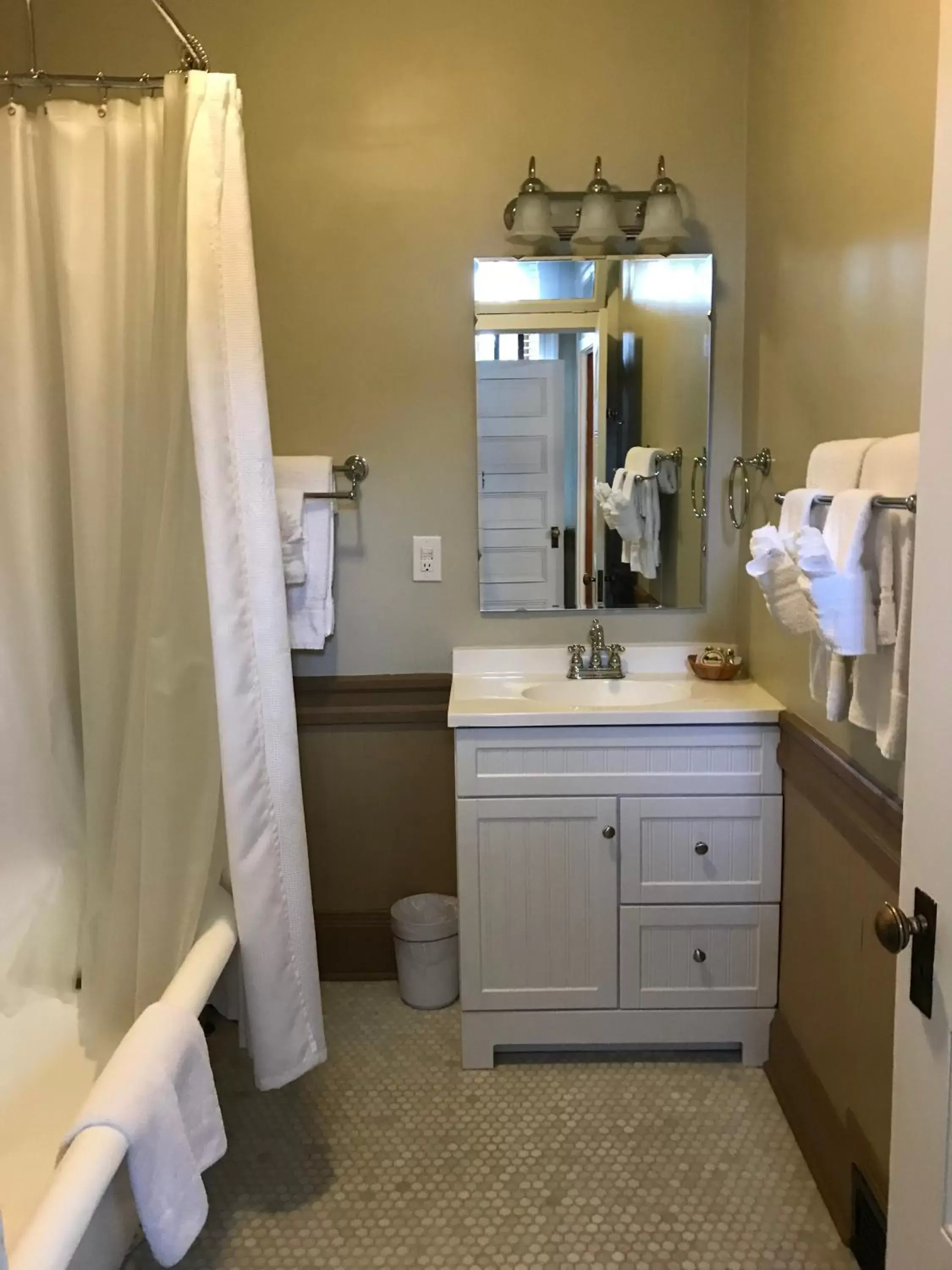 Bathroom in Cripple Creek Hospitality House & Travel Park