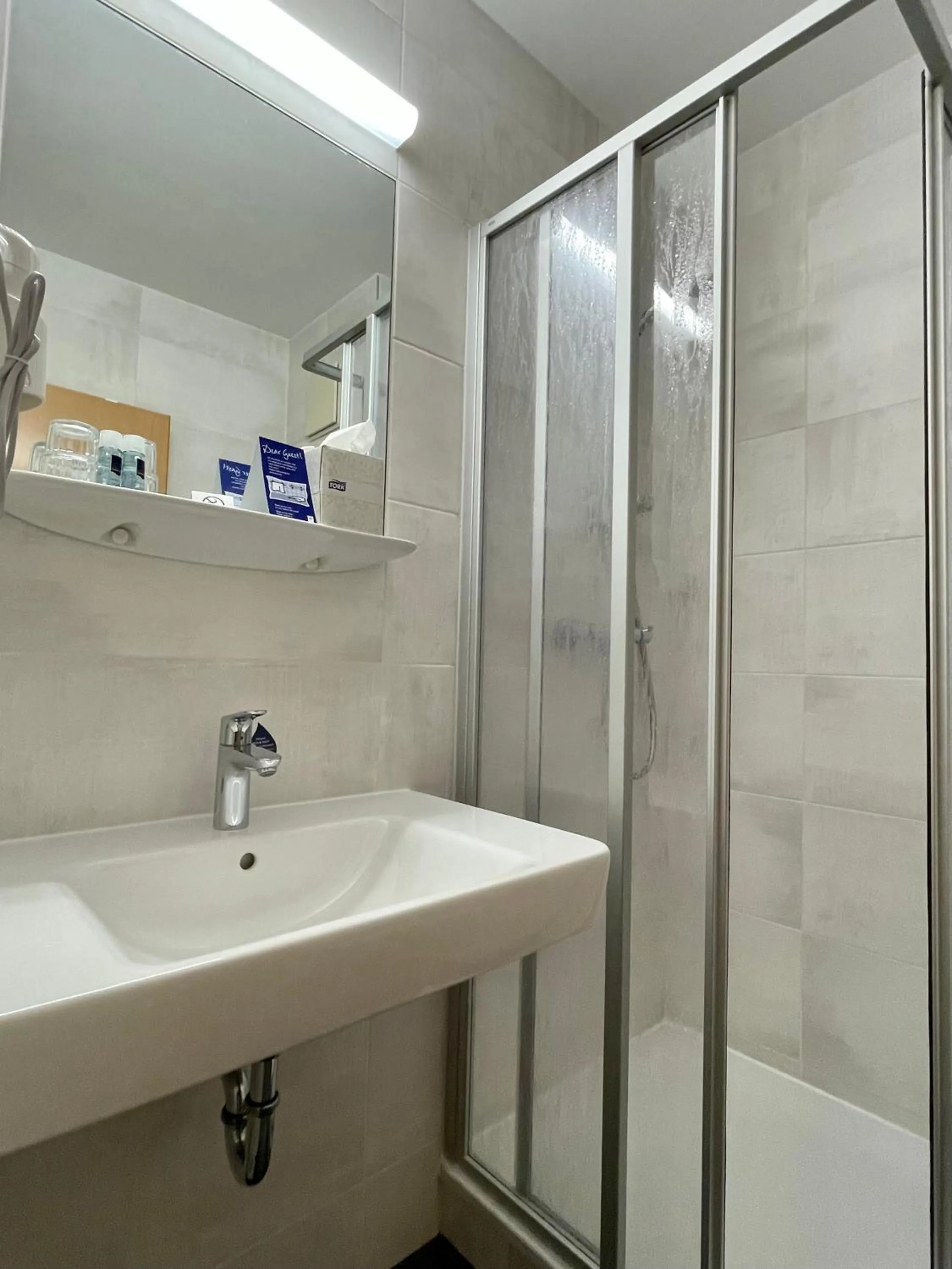 Shower in Businesshotel Berlin