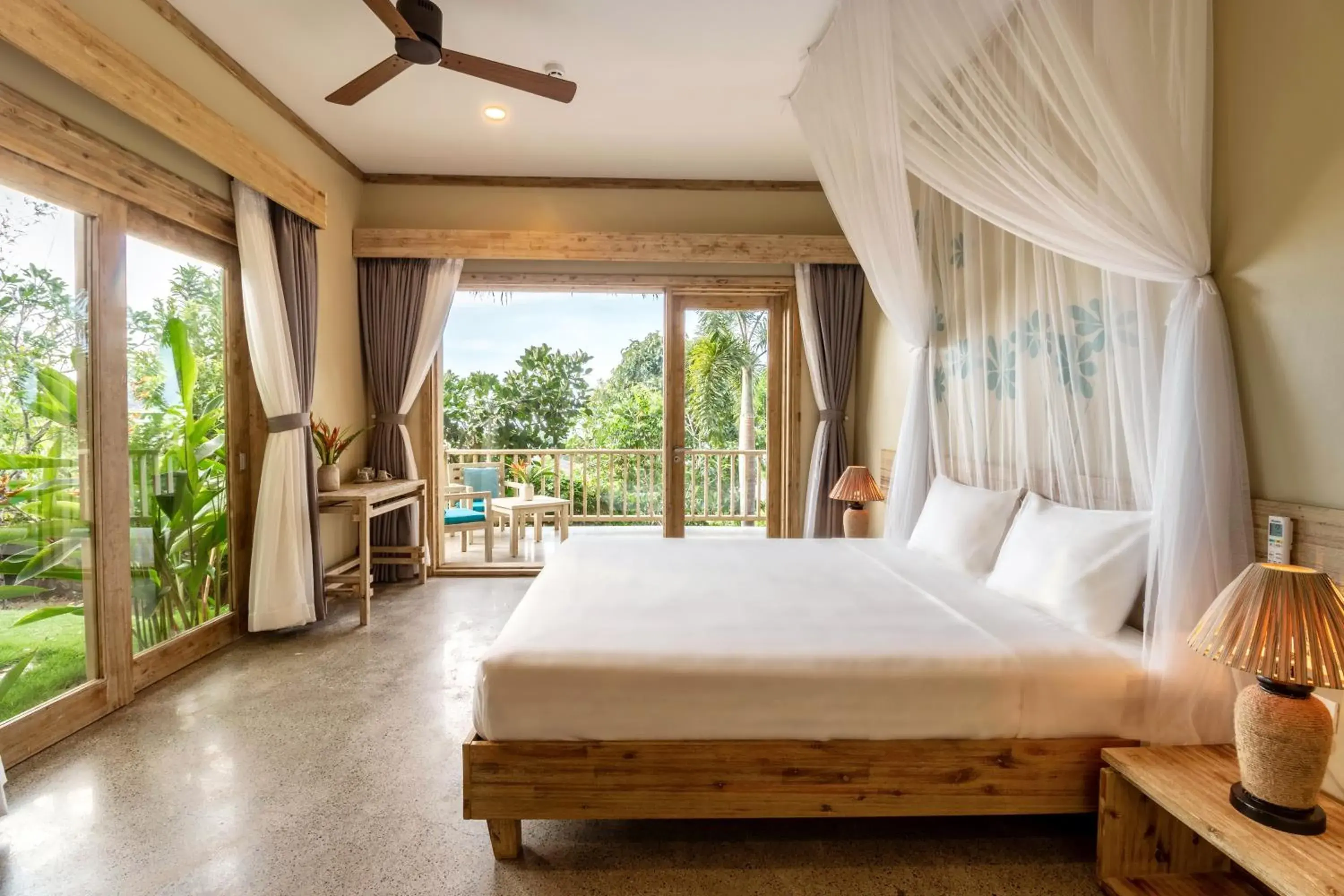 Bed in Lahana Resort Phu Quoc & Spa