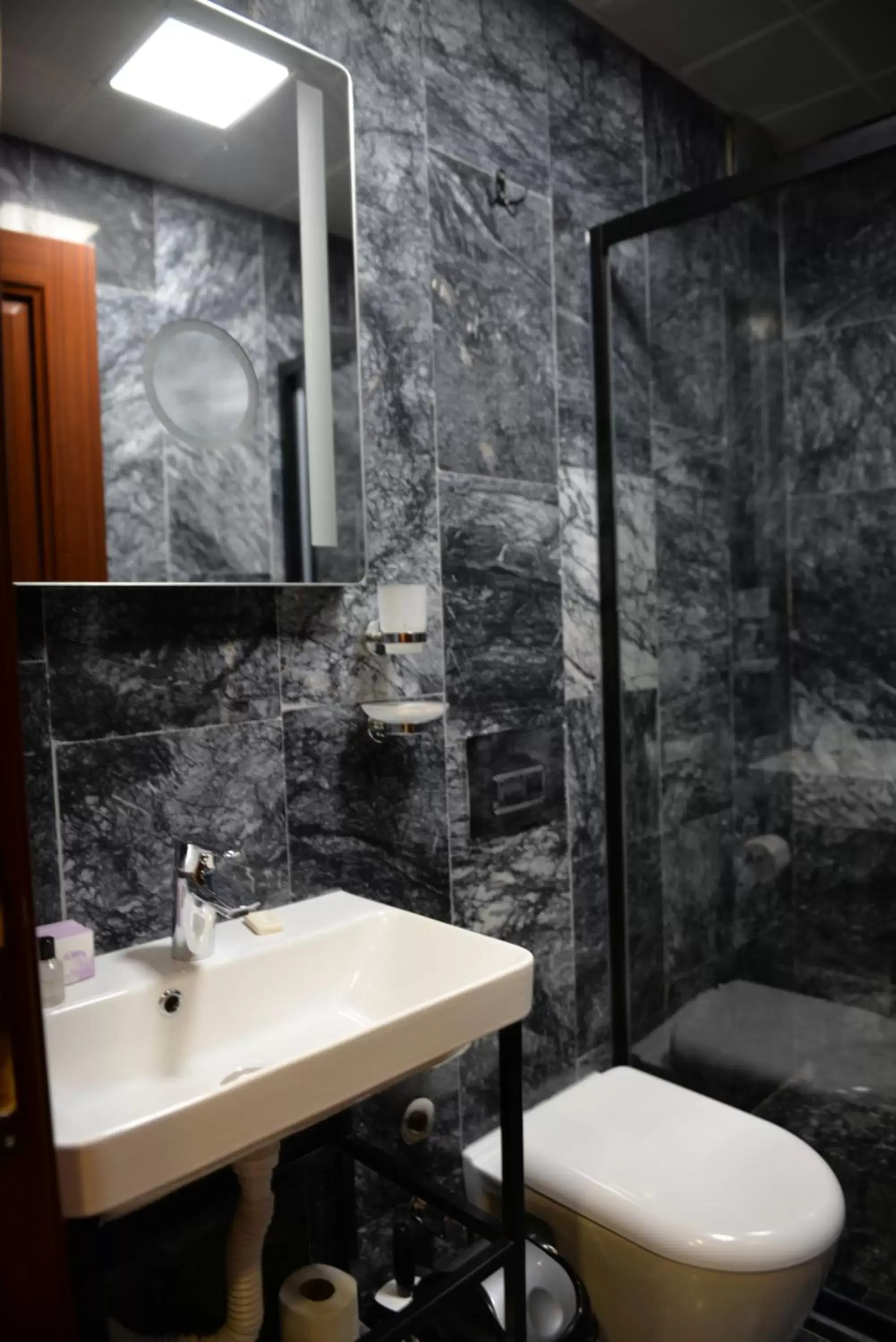 Bathroom in Basilissis Hotel