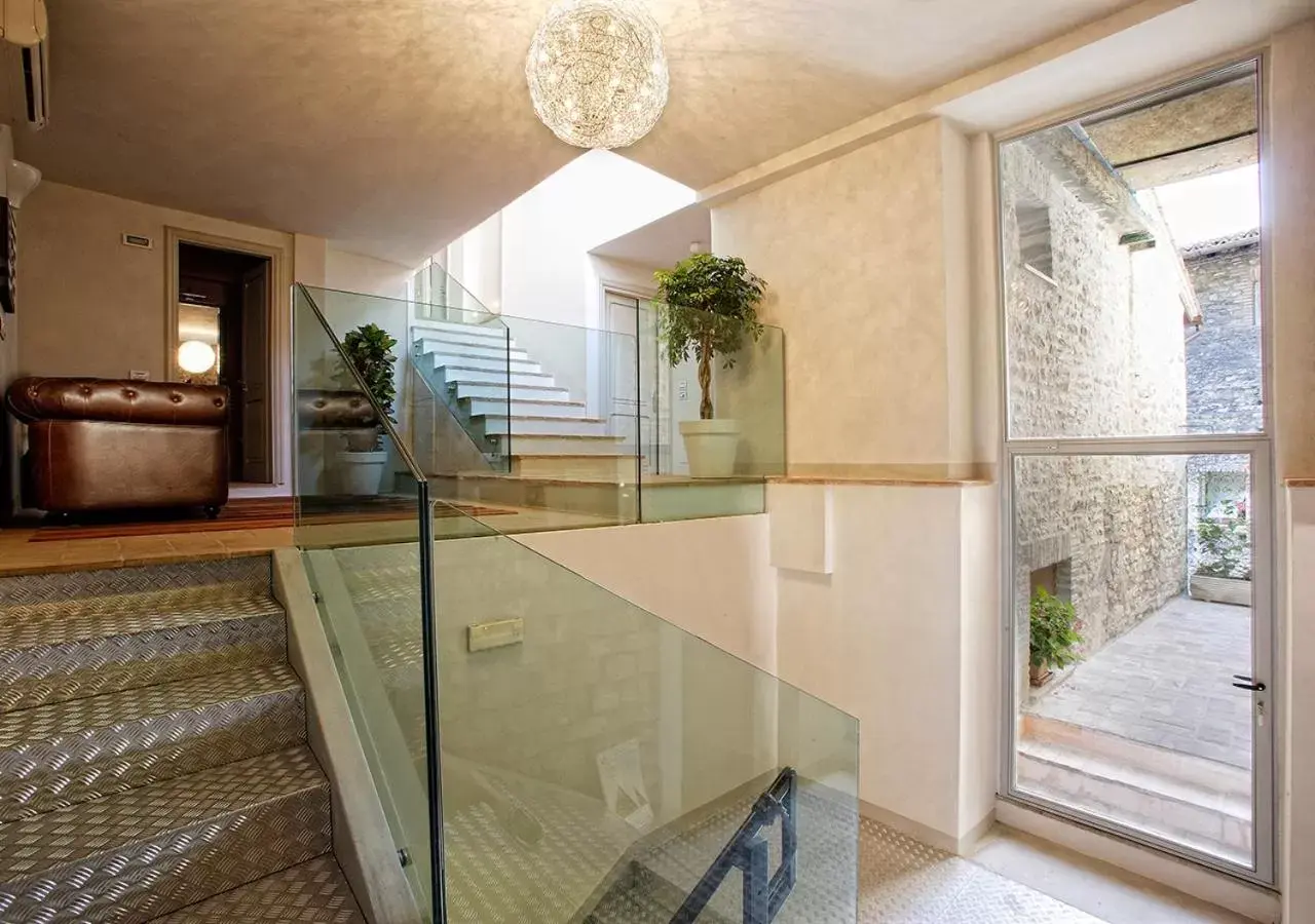 Lobby or reception, Bathroom in Hotel Sorella Luna