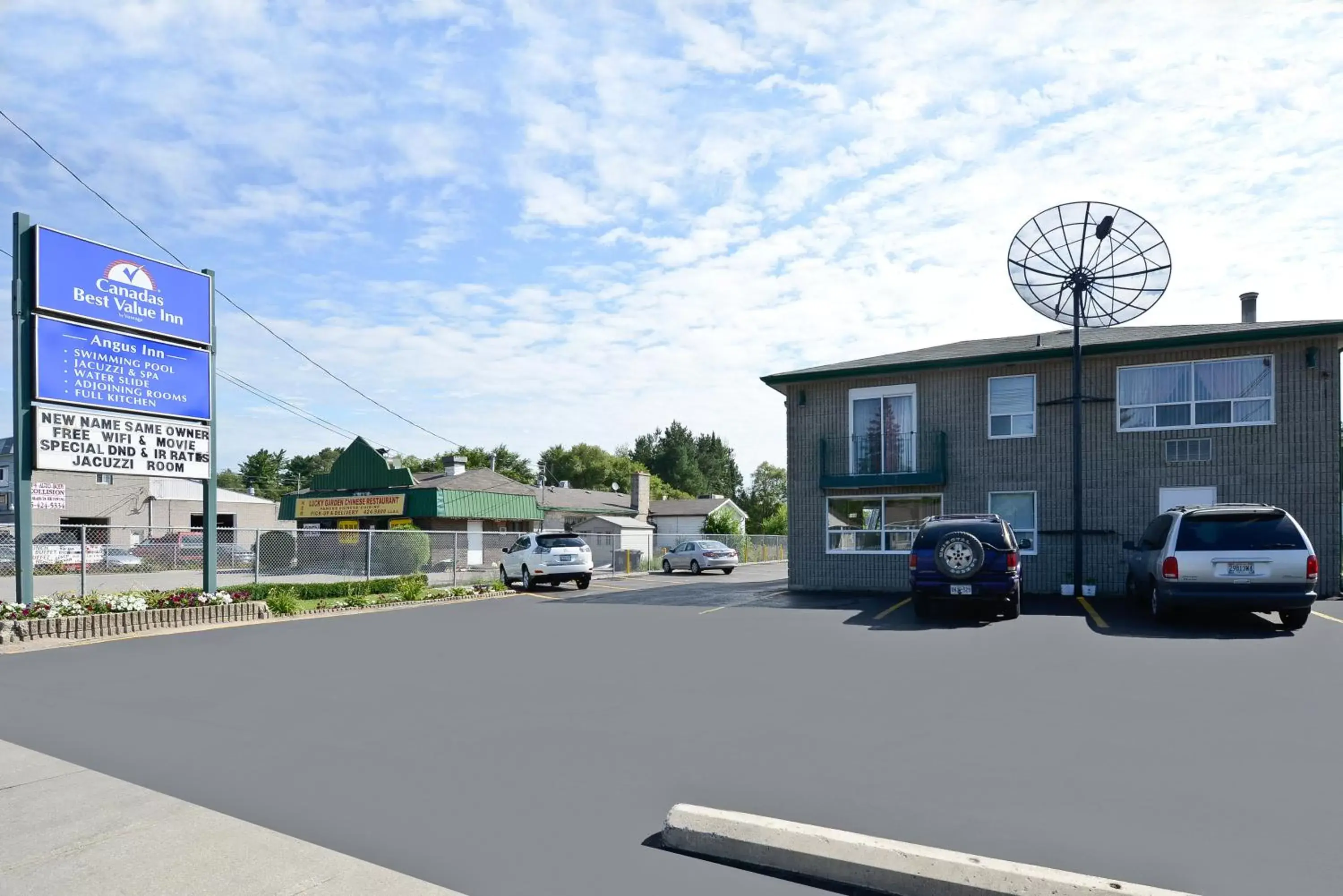 Property Building in Angus Inn Motel