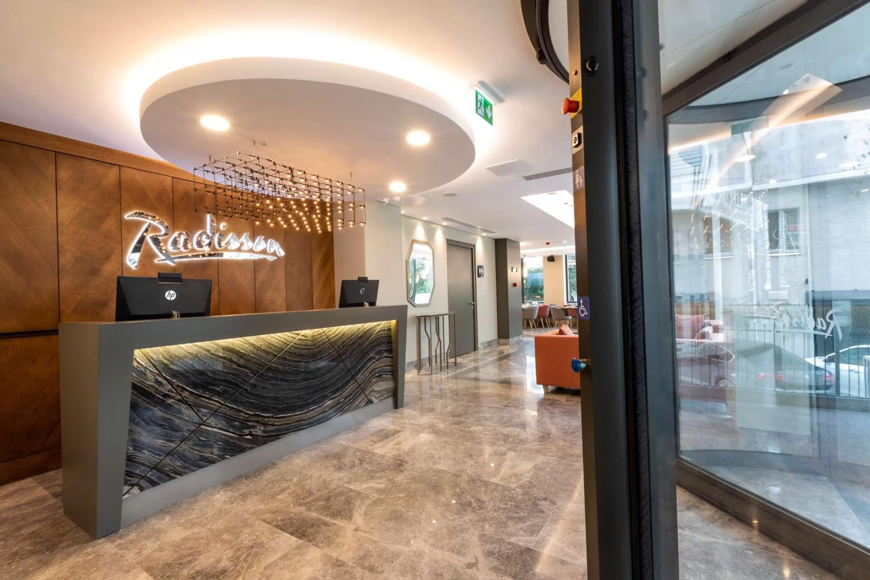 Lobby or reception in Radisson Hotel Istanbul Harbiye