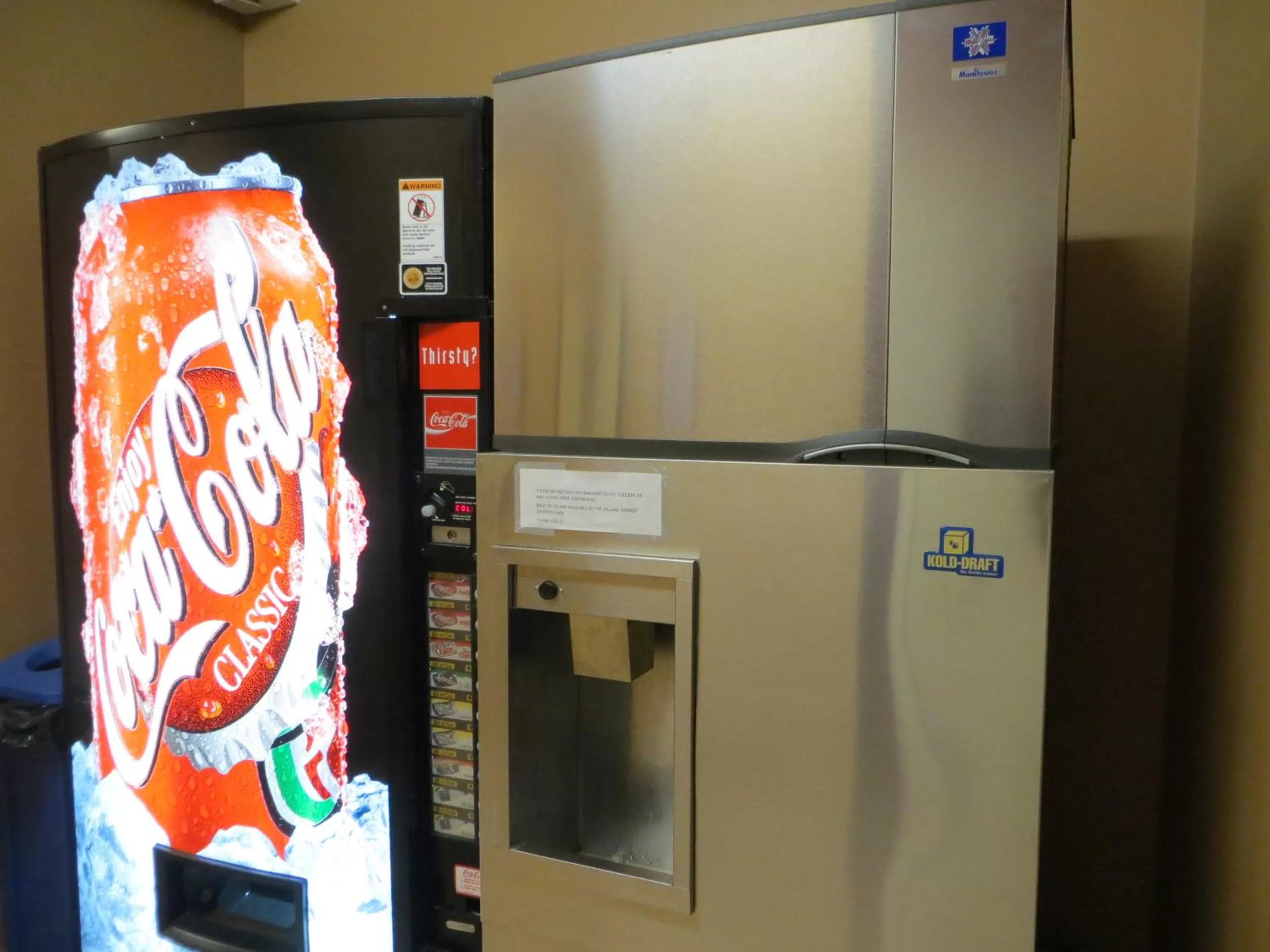 Drinks in Village Creek Country Inn