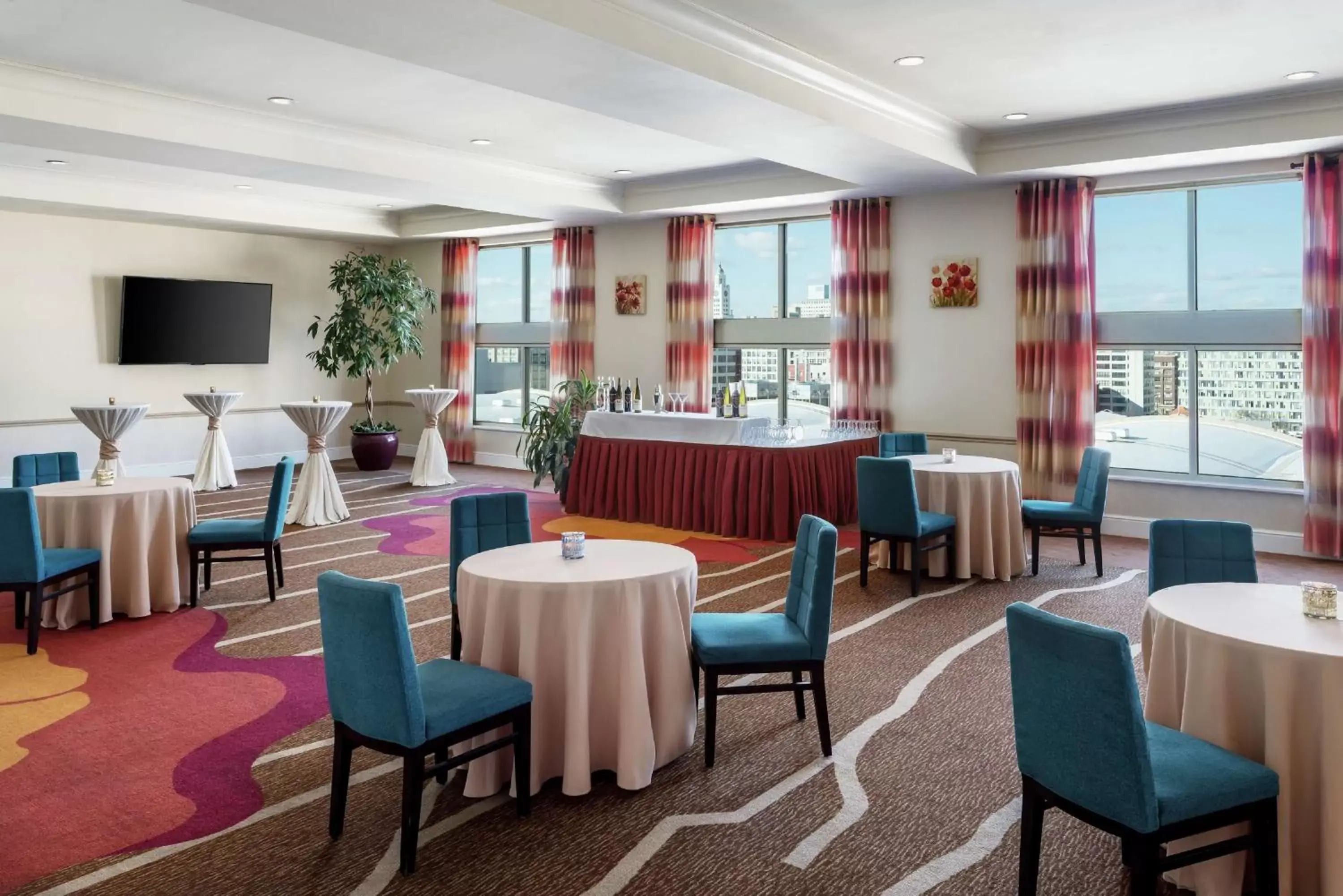 Meeting/conference room, Restaurant/Places to Eat in Hilton Garden Inn Philadelphia Center City