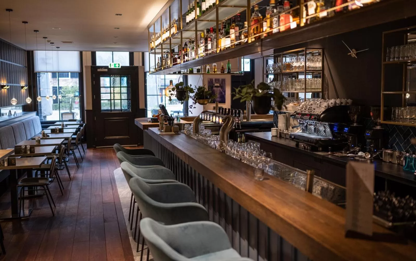 Restaurant/places to eat in Hotel Grandcafe De Doelen