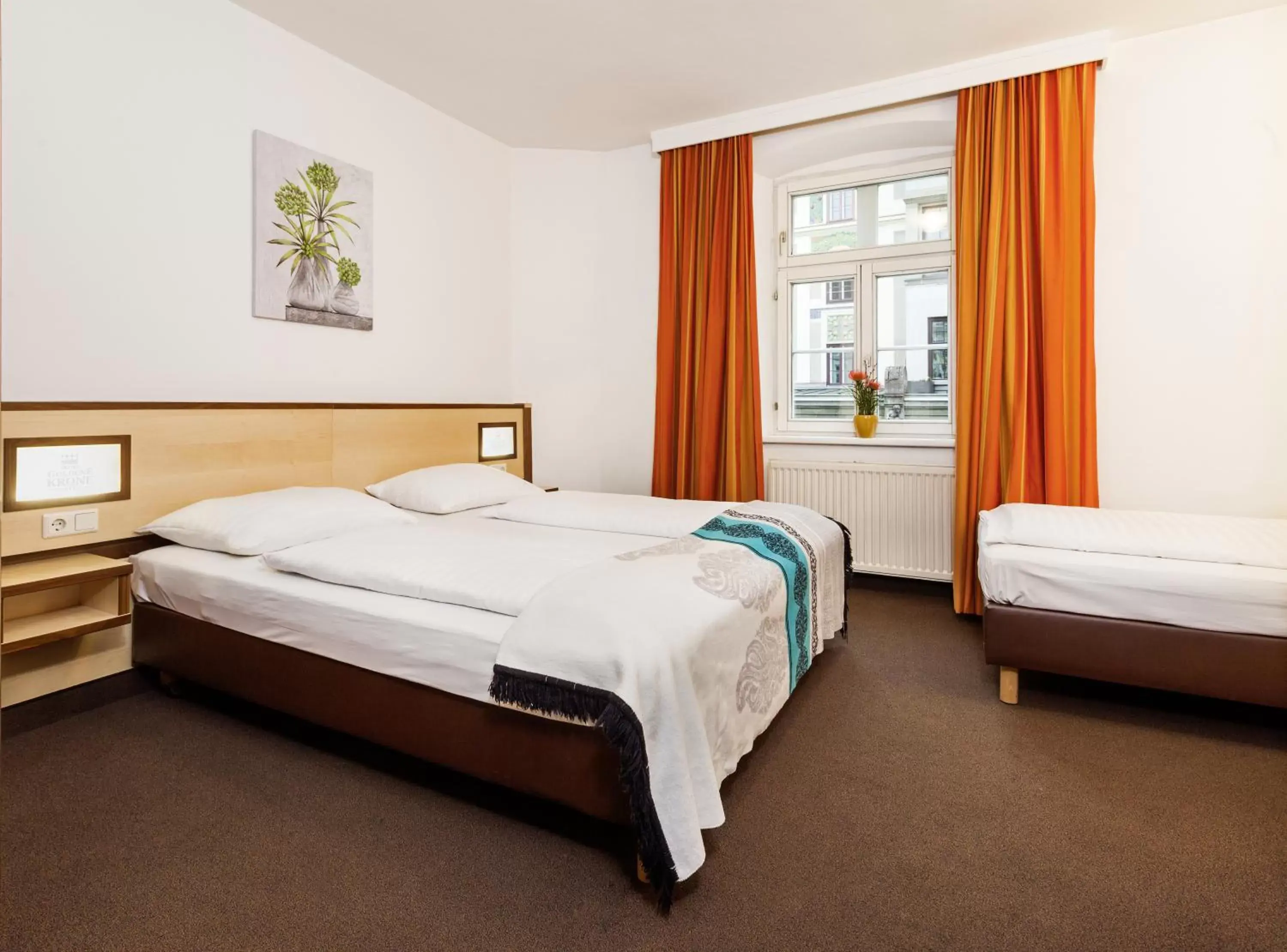 Triple Room in Hotel Goldene Krone Innsbruck
