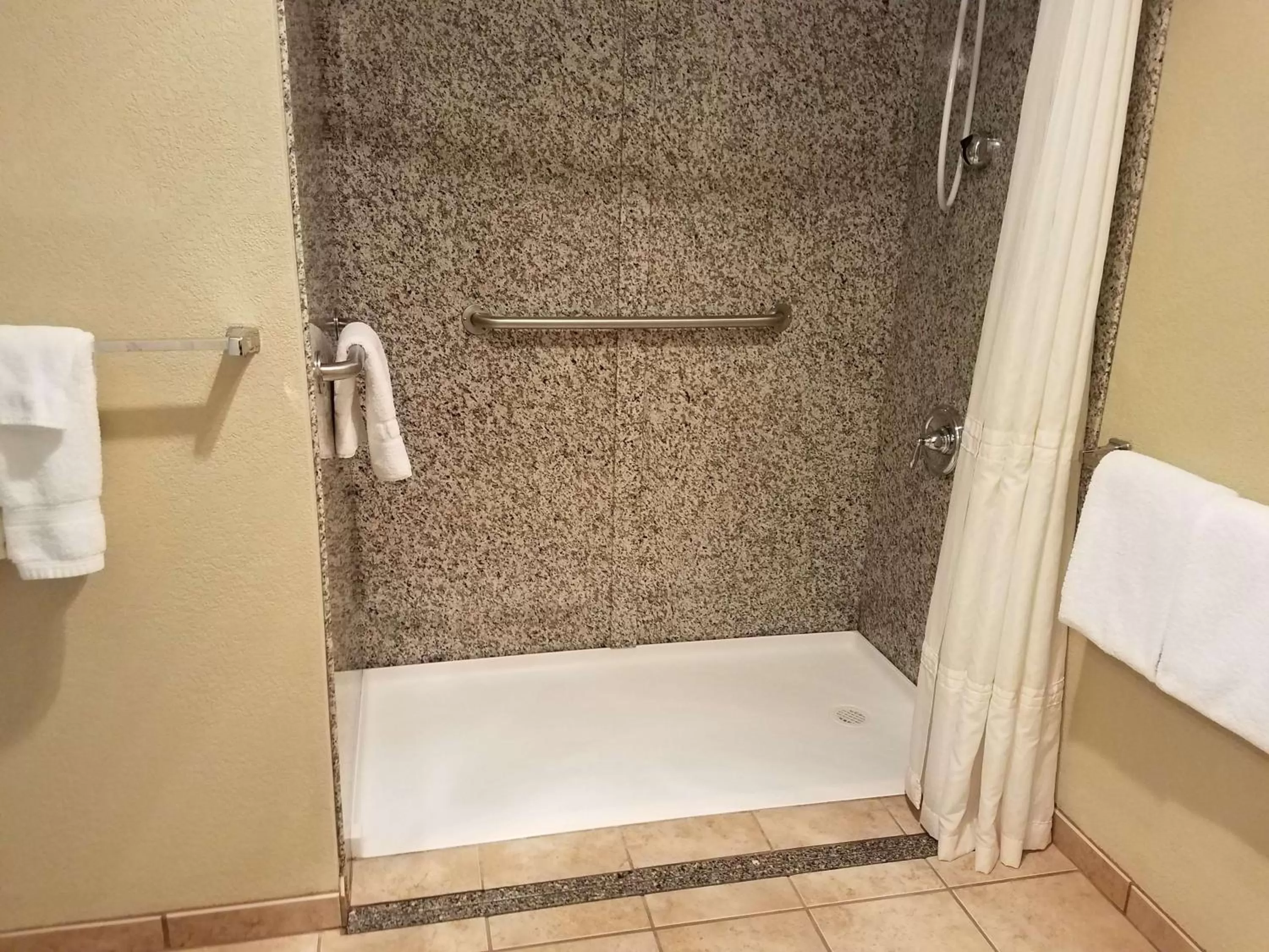 Bathroom in Best Western Salbasgeon Inn & Suites