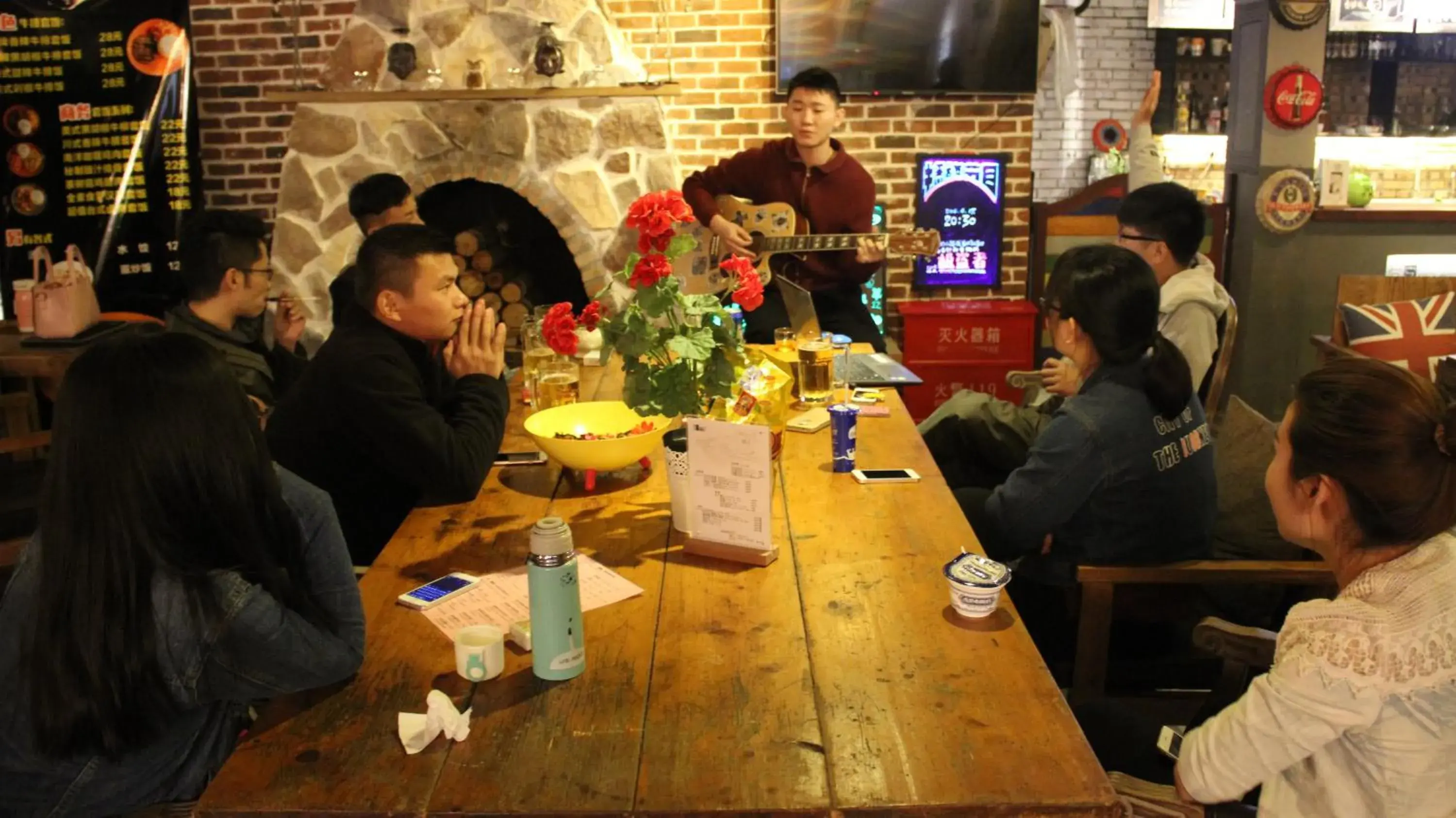 Guests in Chengdu Dreams Travel International Youth Hostel