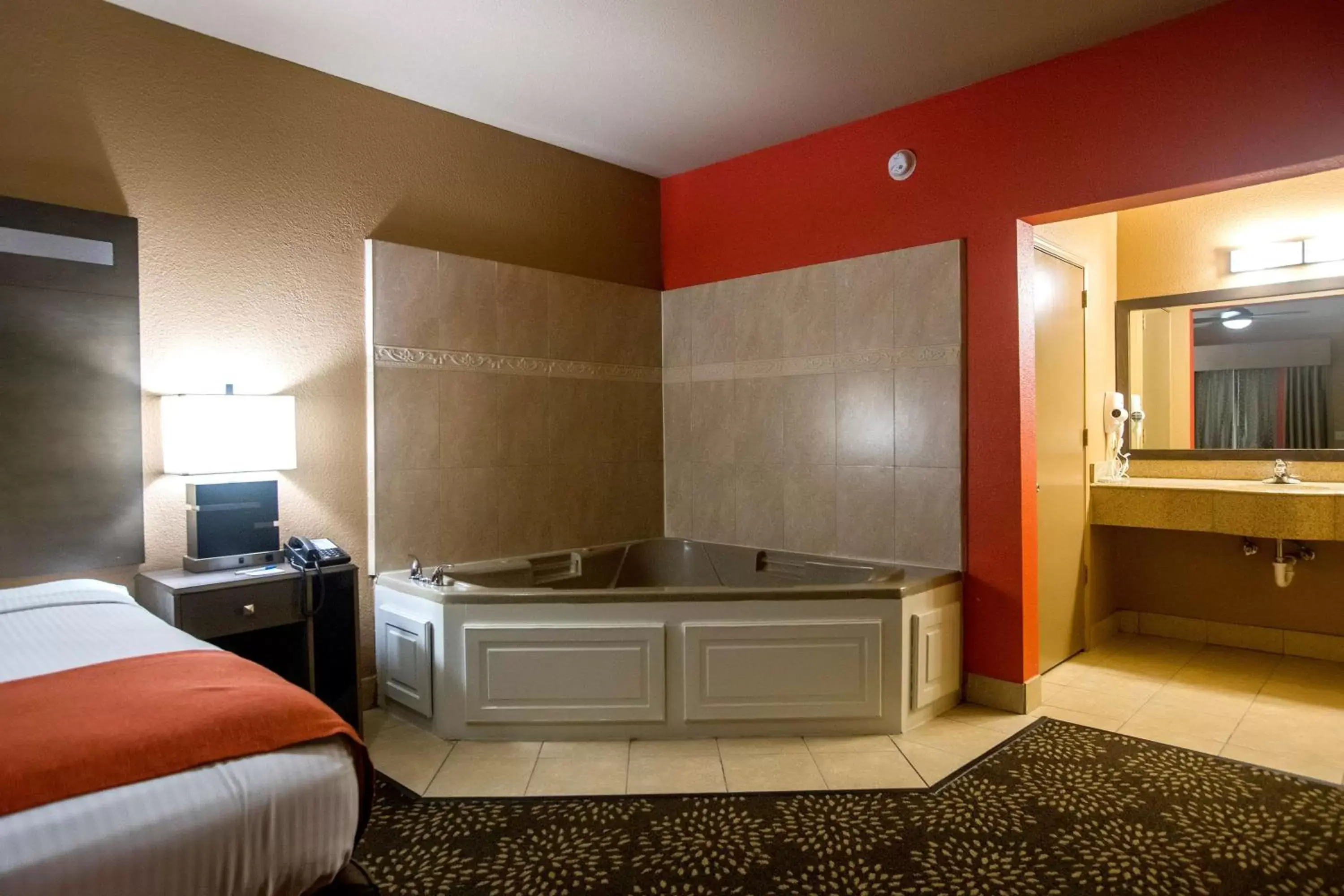 Photo of the whole room, Bathroom in Best Western Executive Inn El Campo