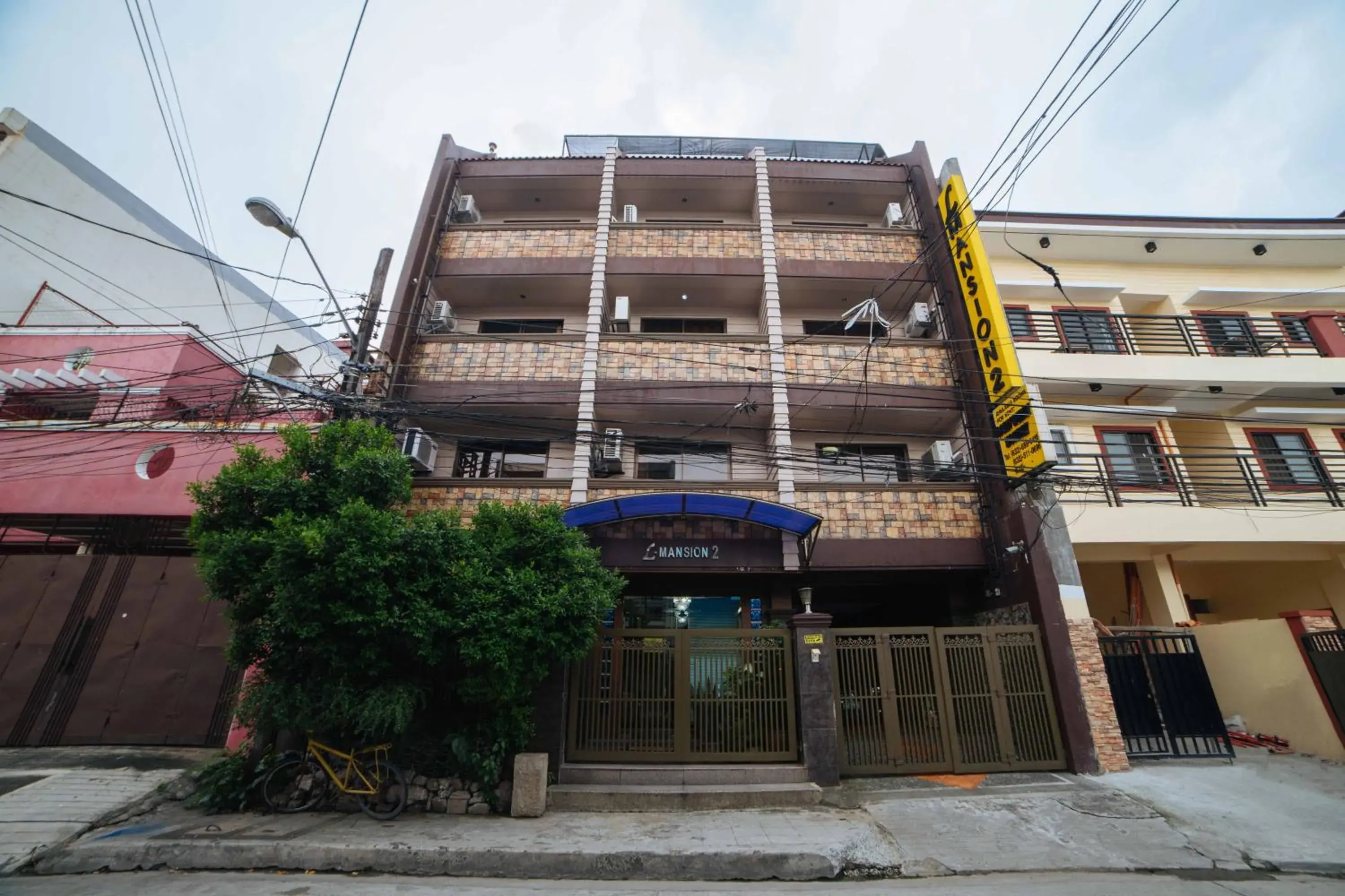 Property Building in L Mansion 2 Palanan Makati City