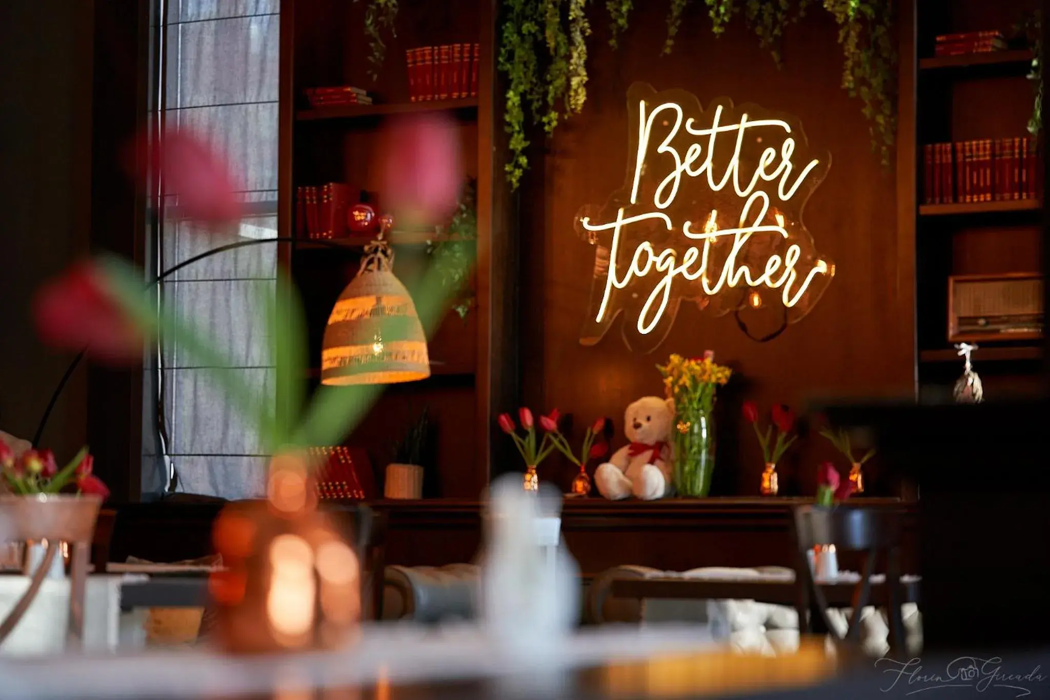 Restaurant/places to eat in Central Plaza Hotel Restaurant/places to eat in Central Plaza Hotel