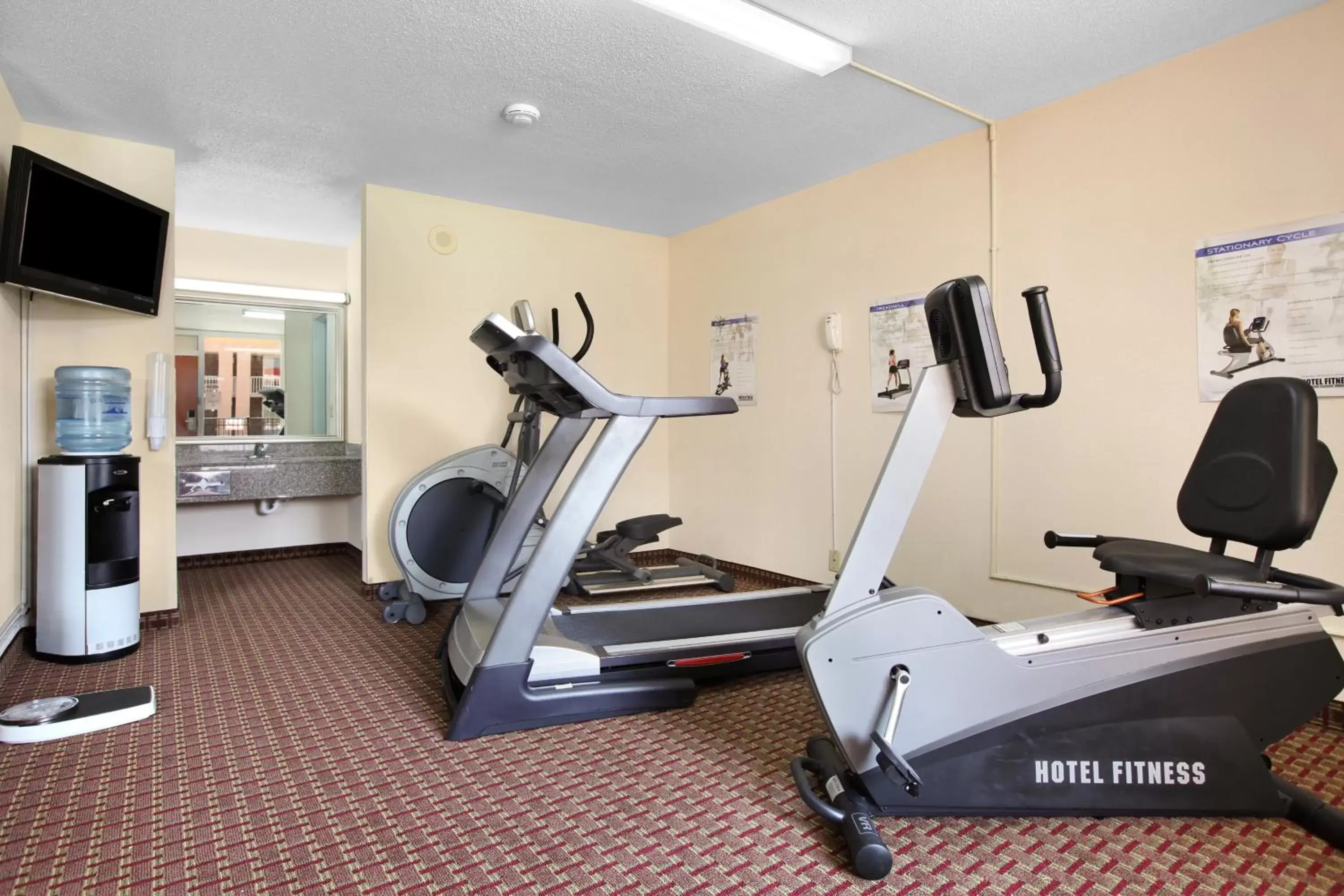 Fitness centre/facilities in Ramada by Wyndham Wytheville Fitness centre/facilities in Ramada by Wyndham Wytheville
