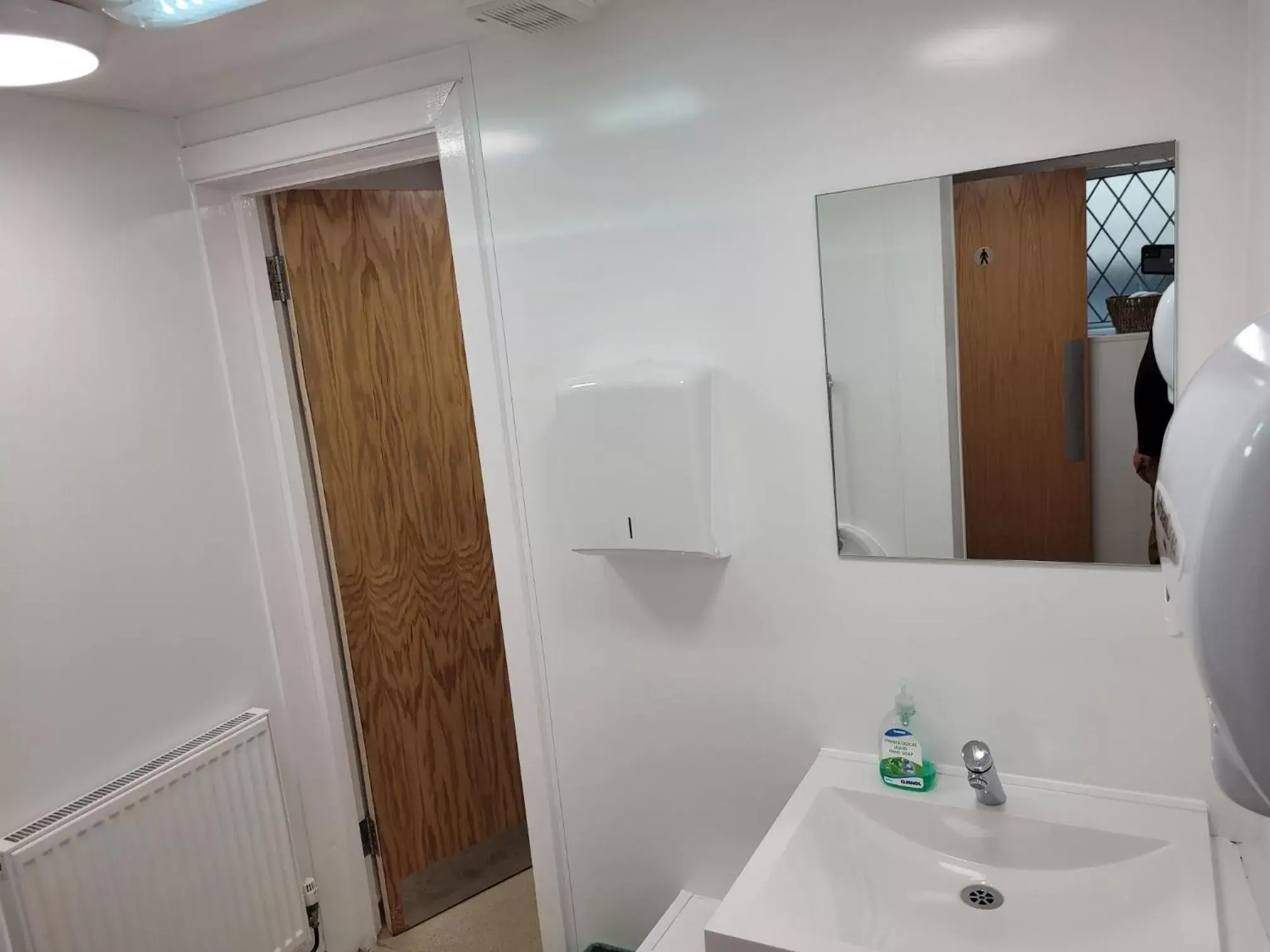 Property building, Bathroom in Glan Aber Hotel