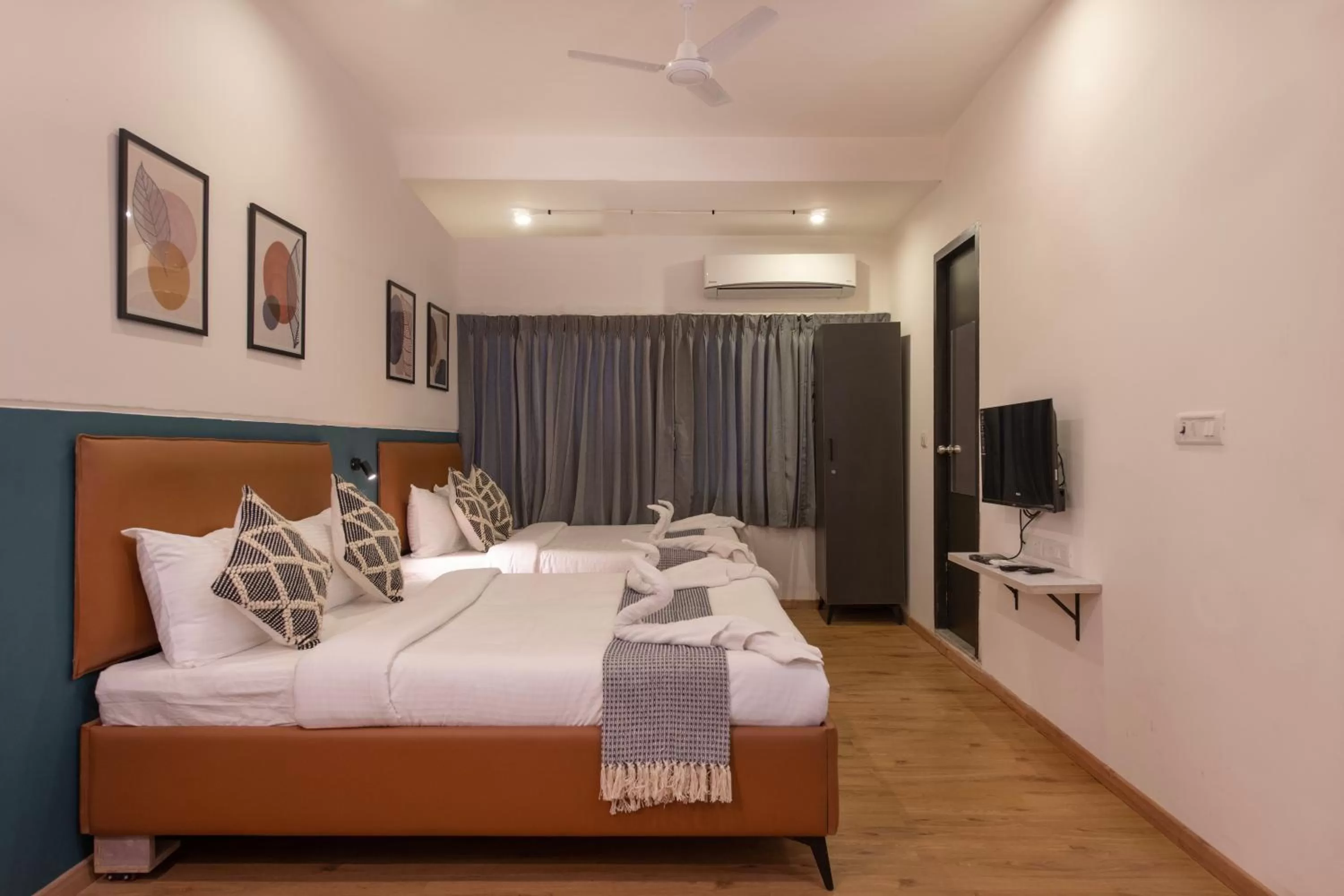 Bed in Convastay Prestige- Near Apollo Hospital & US Consulate