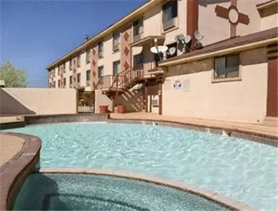 Swimming pool in Super 8 by Wyndham Carlsbad Swimming pool in Super 8 by Wyndham Carlsbad