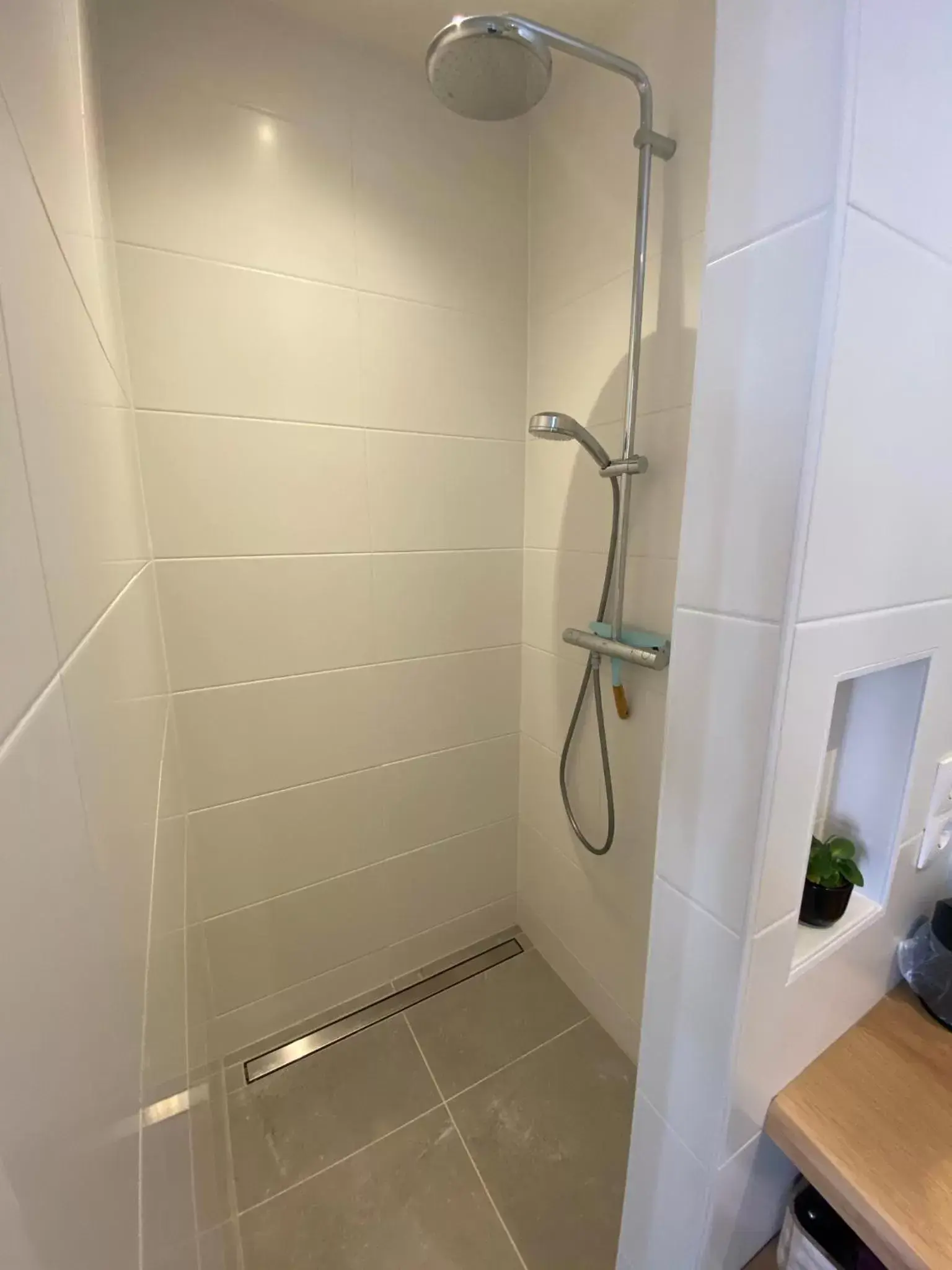 Shower, Bathroom in Paauwze
